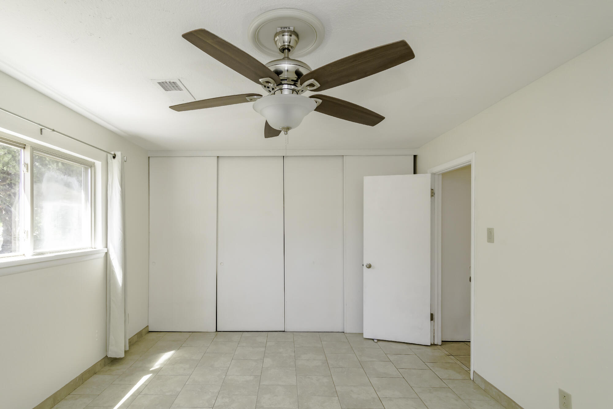 1909 Othello Court NE