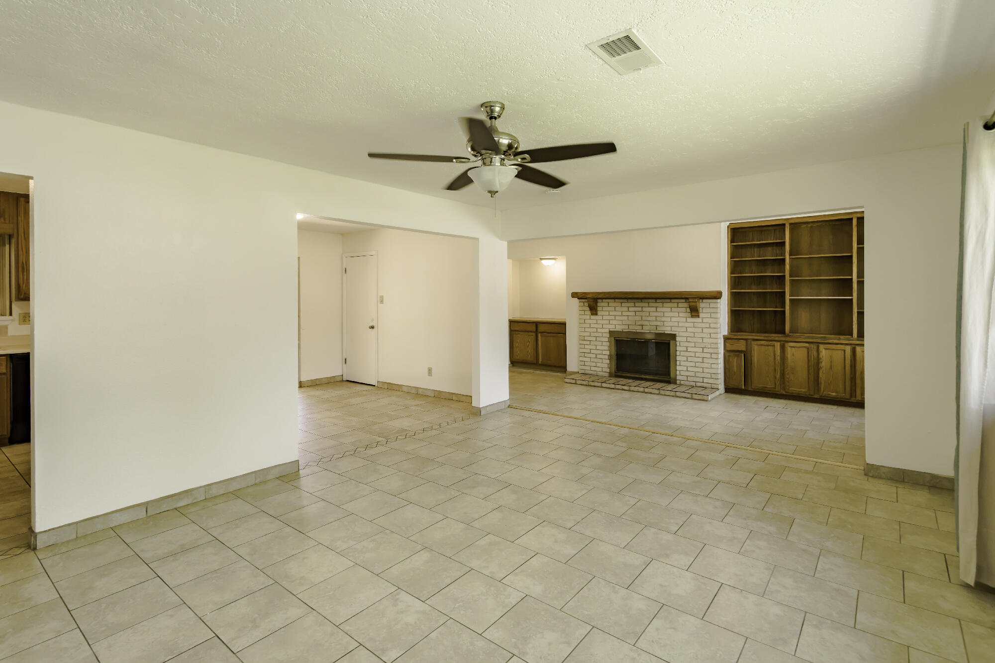 1909 Othello Court NE