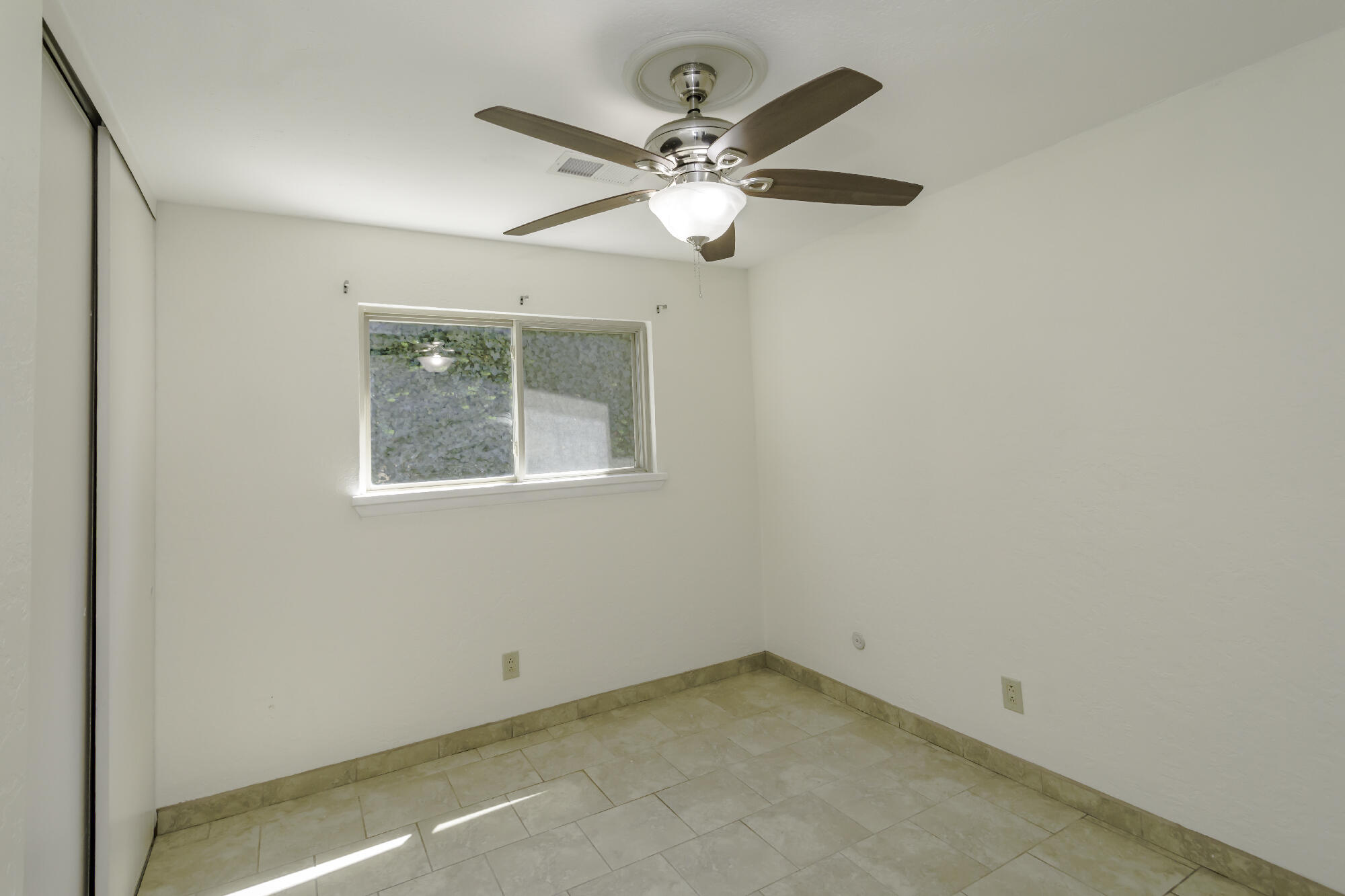 1909 Othello Court NE