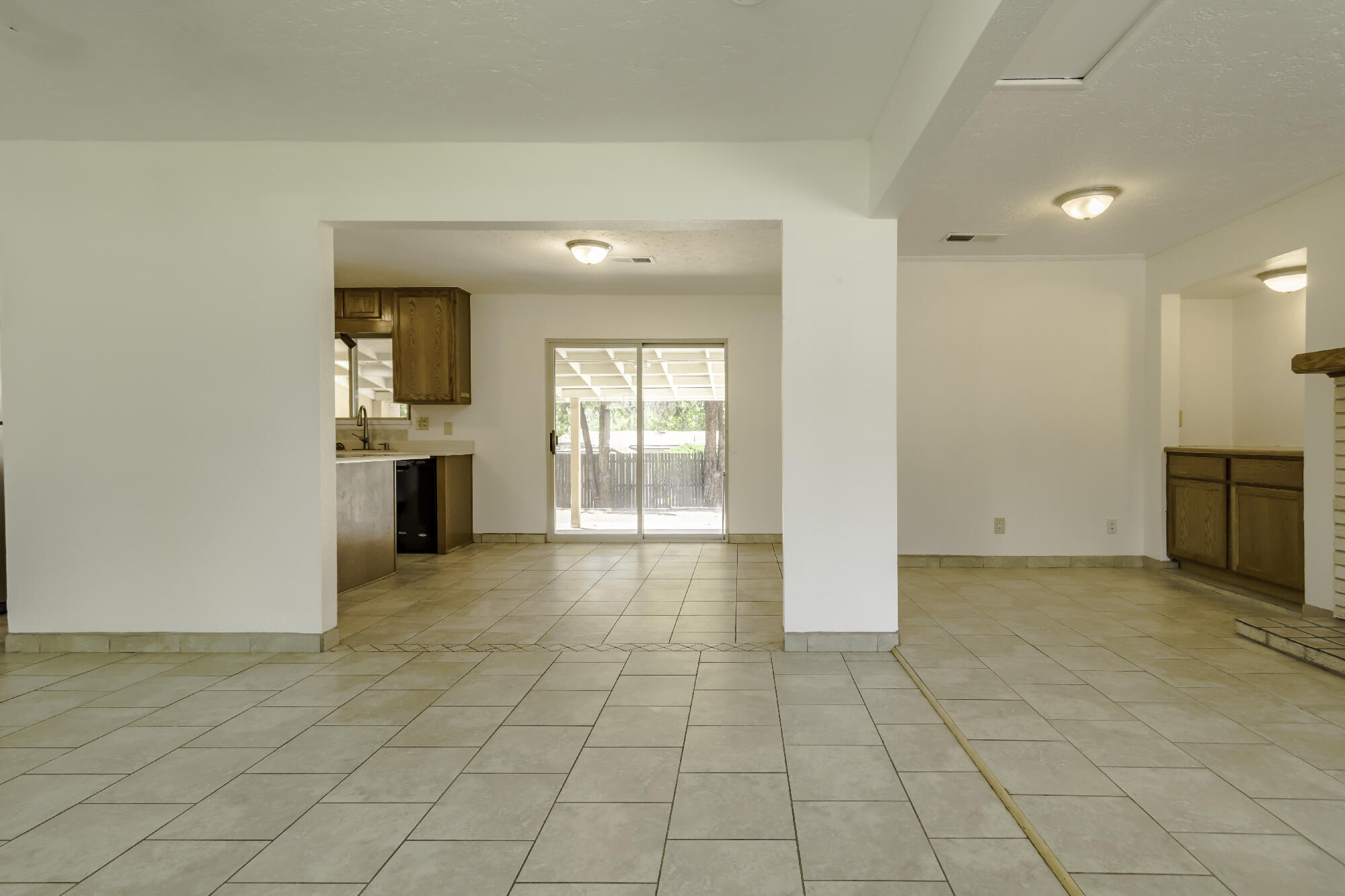 1909 Othello Court NE