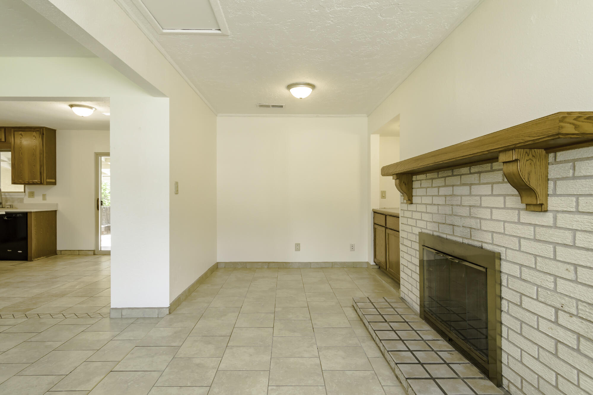 1909 Othello Court NE
