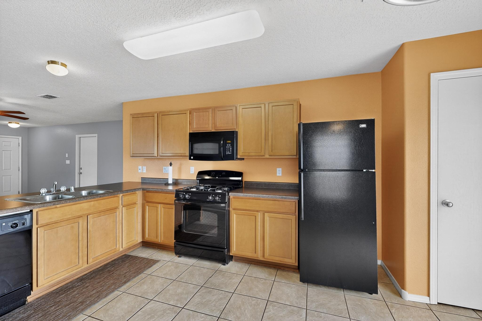 107 OAKWOOD Court SW