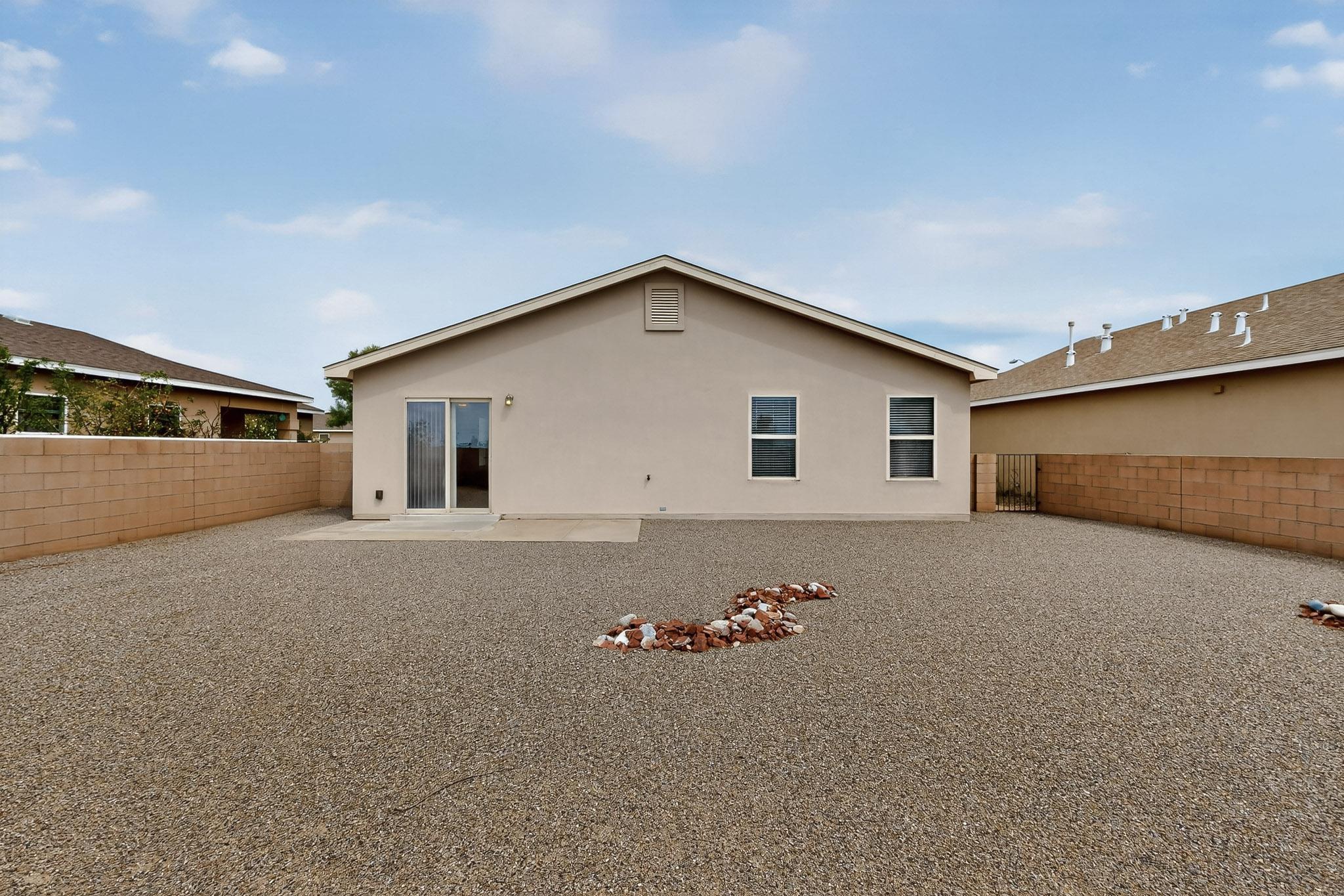 107 OAKWOOD Court SW