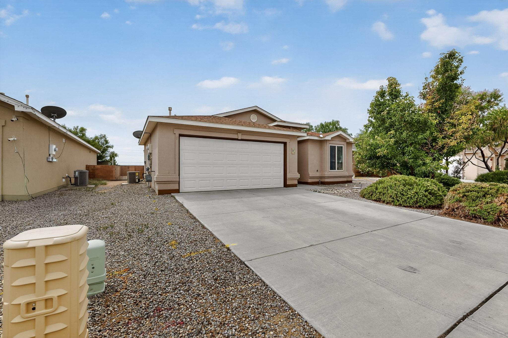107 OAKWOOD Court SW
