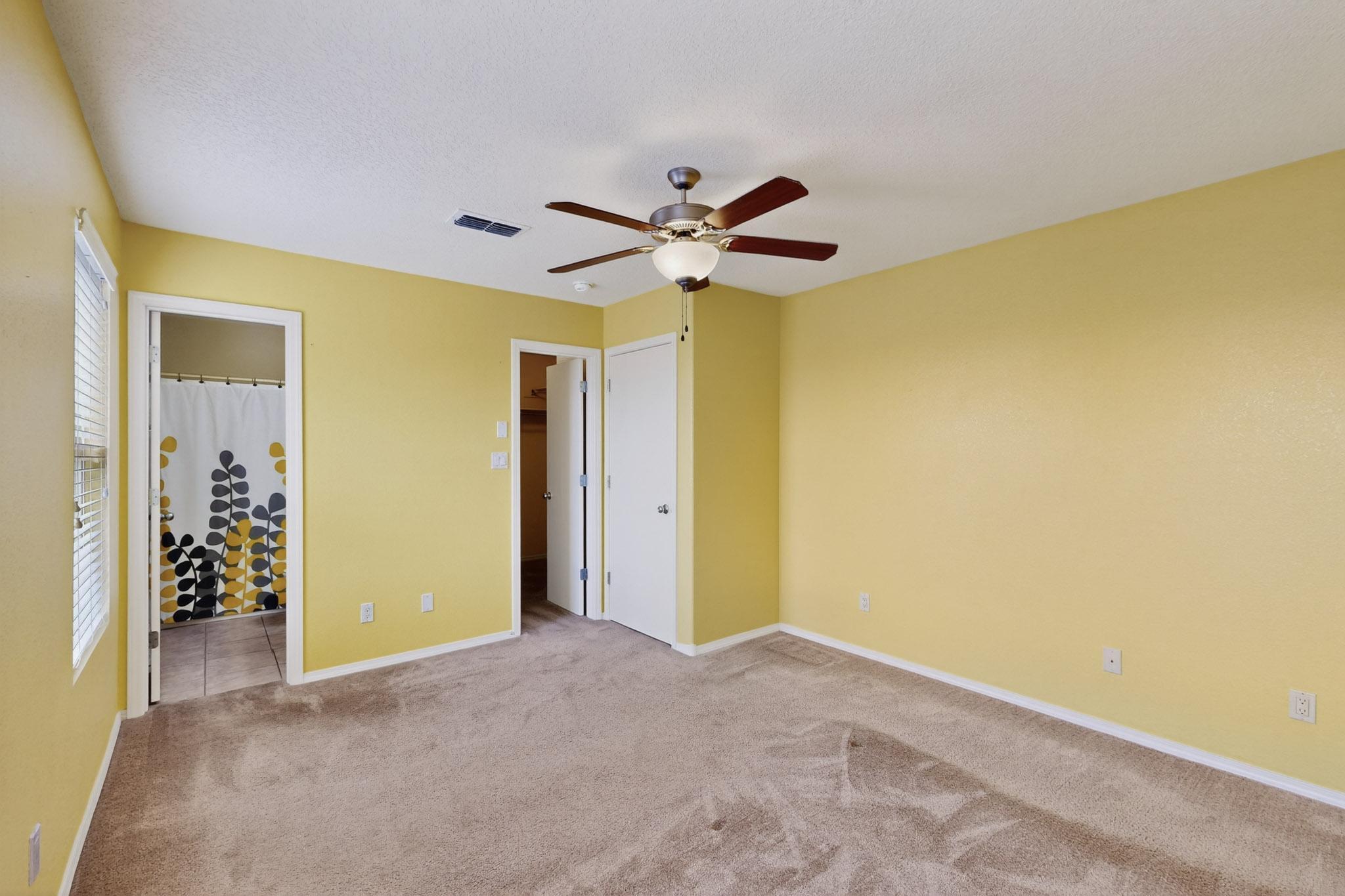 107 OAKWOOD Court SW