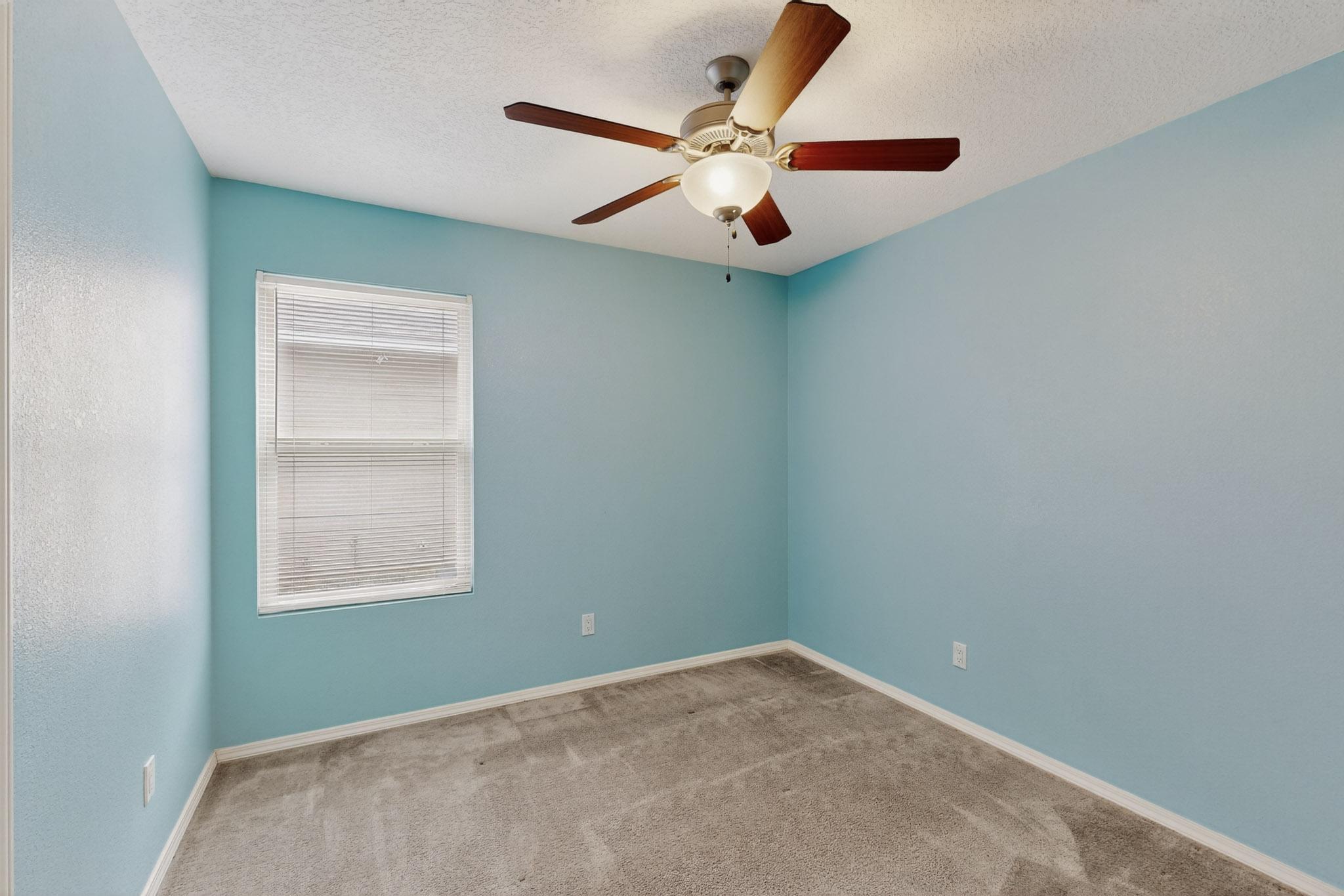 107 OAKWOOD Court SW