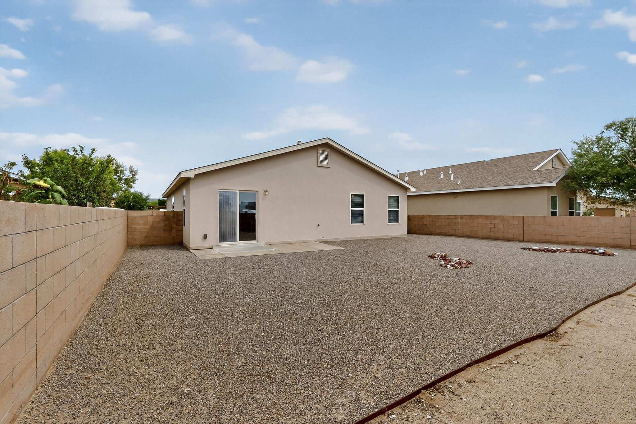 107 OAKWOOD Court SW