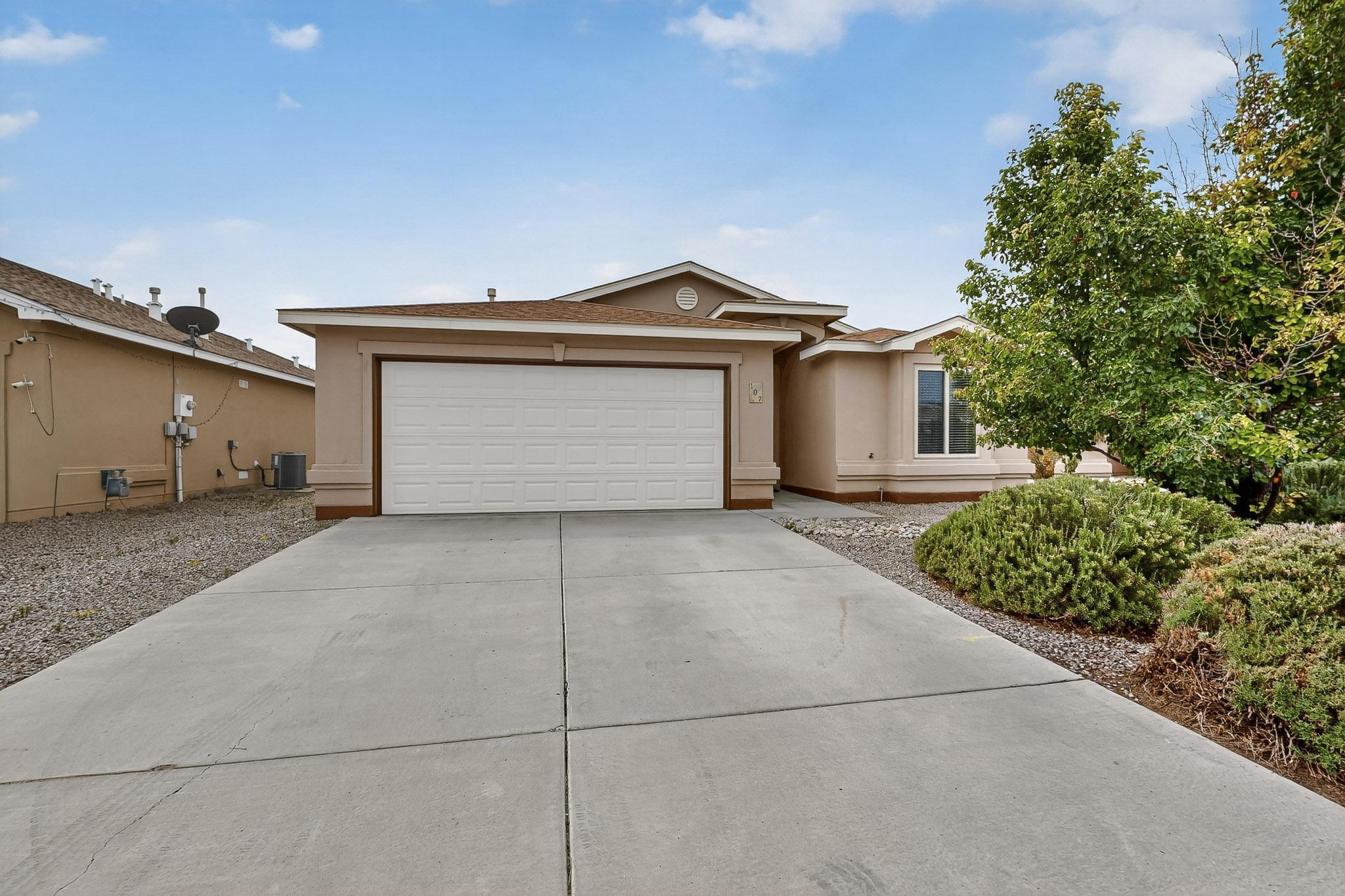 107 OAKWOOD Court SW