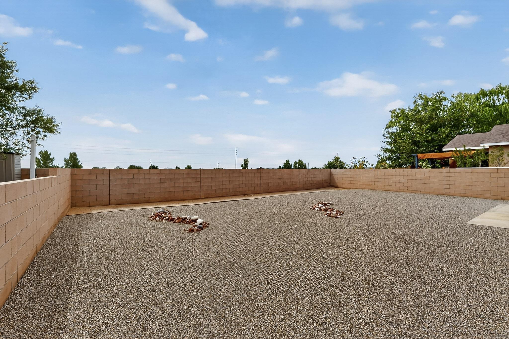 107 OAKWOOD Court SW