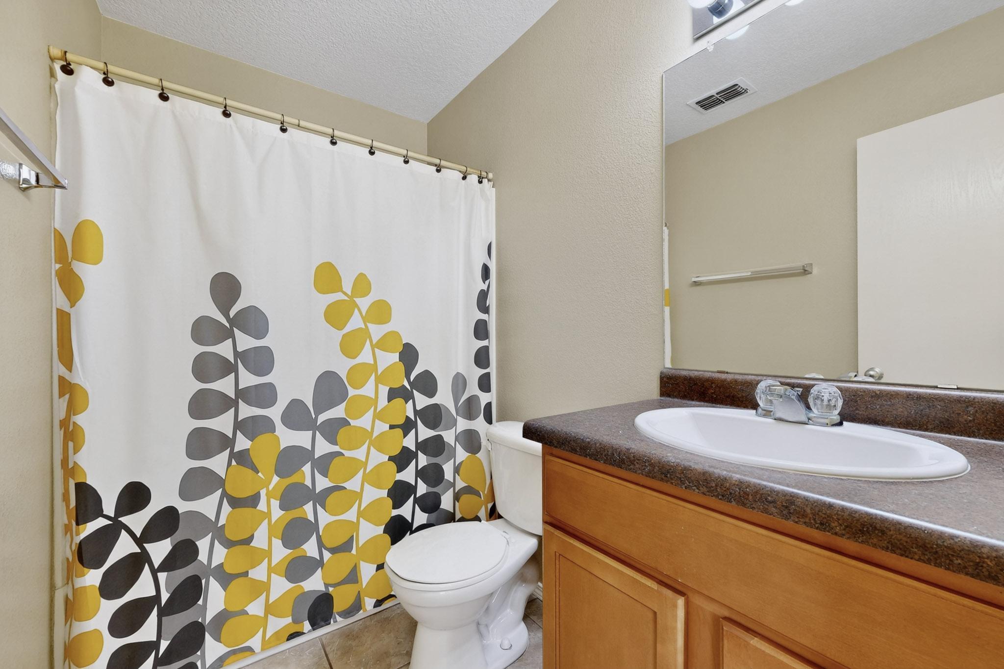 107 OAKWOOD Court SW