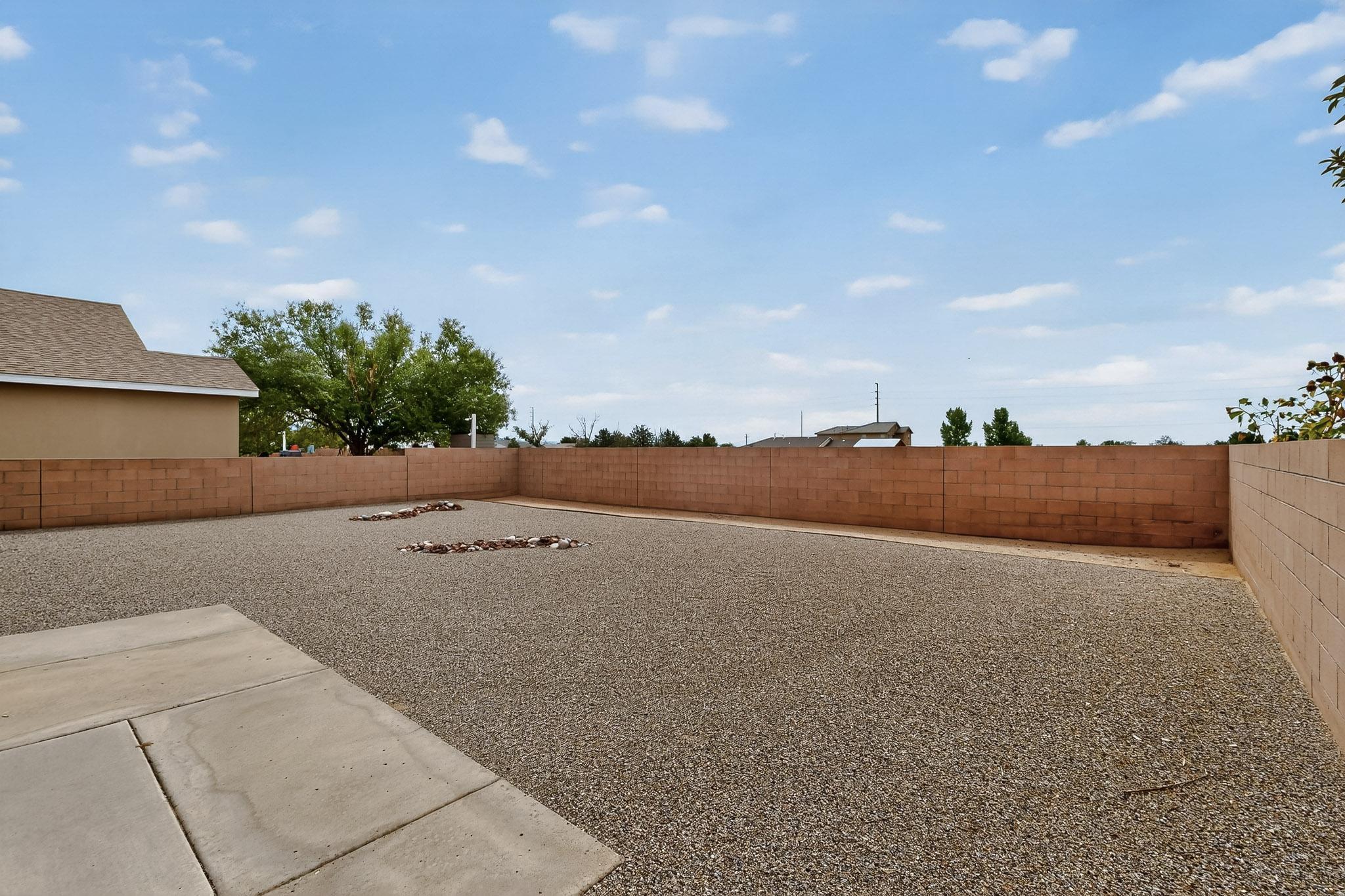 107 OAKWOOD Court SW