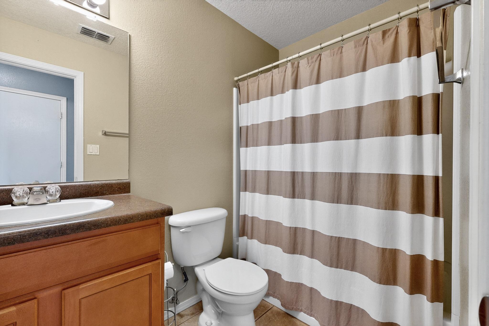 107 OAKWOOD Court SW