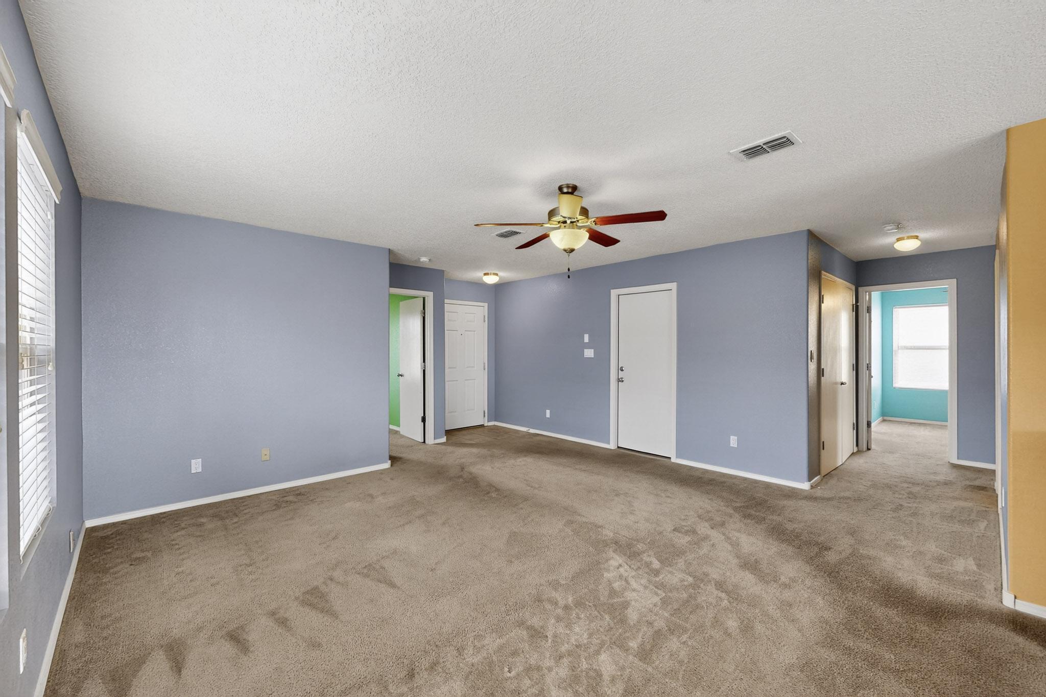 107 OAKWOOD Court SW