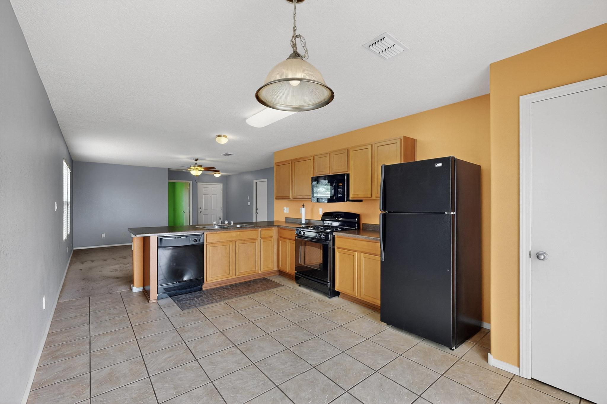 107 OAKWOOD Court SW