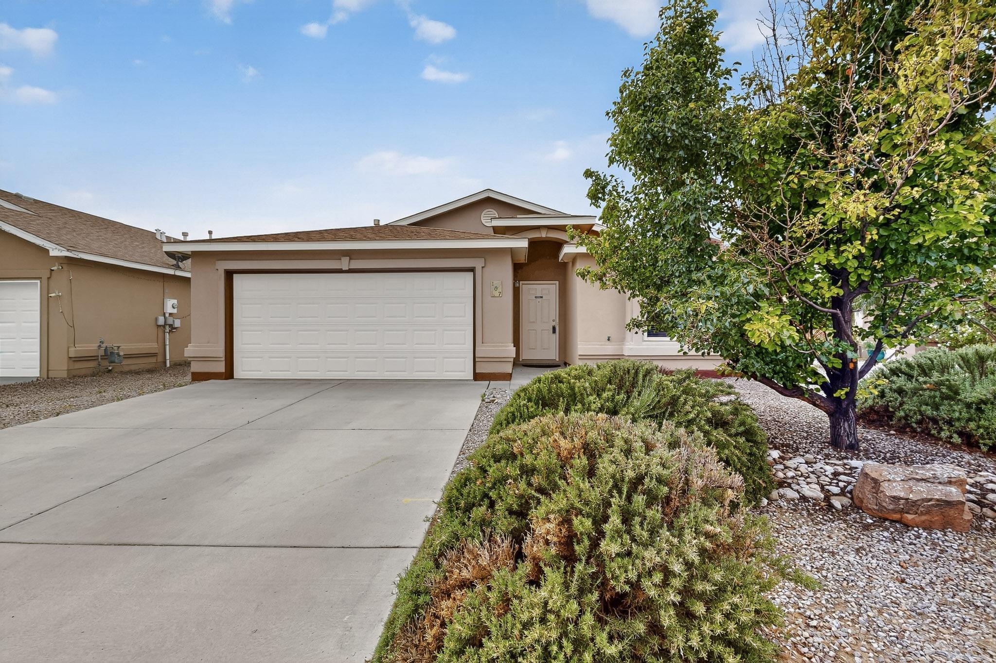 107 OAKWOOD Court SW