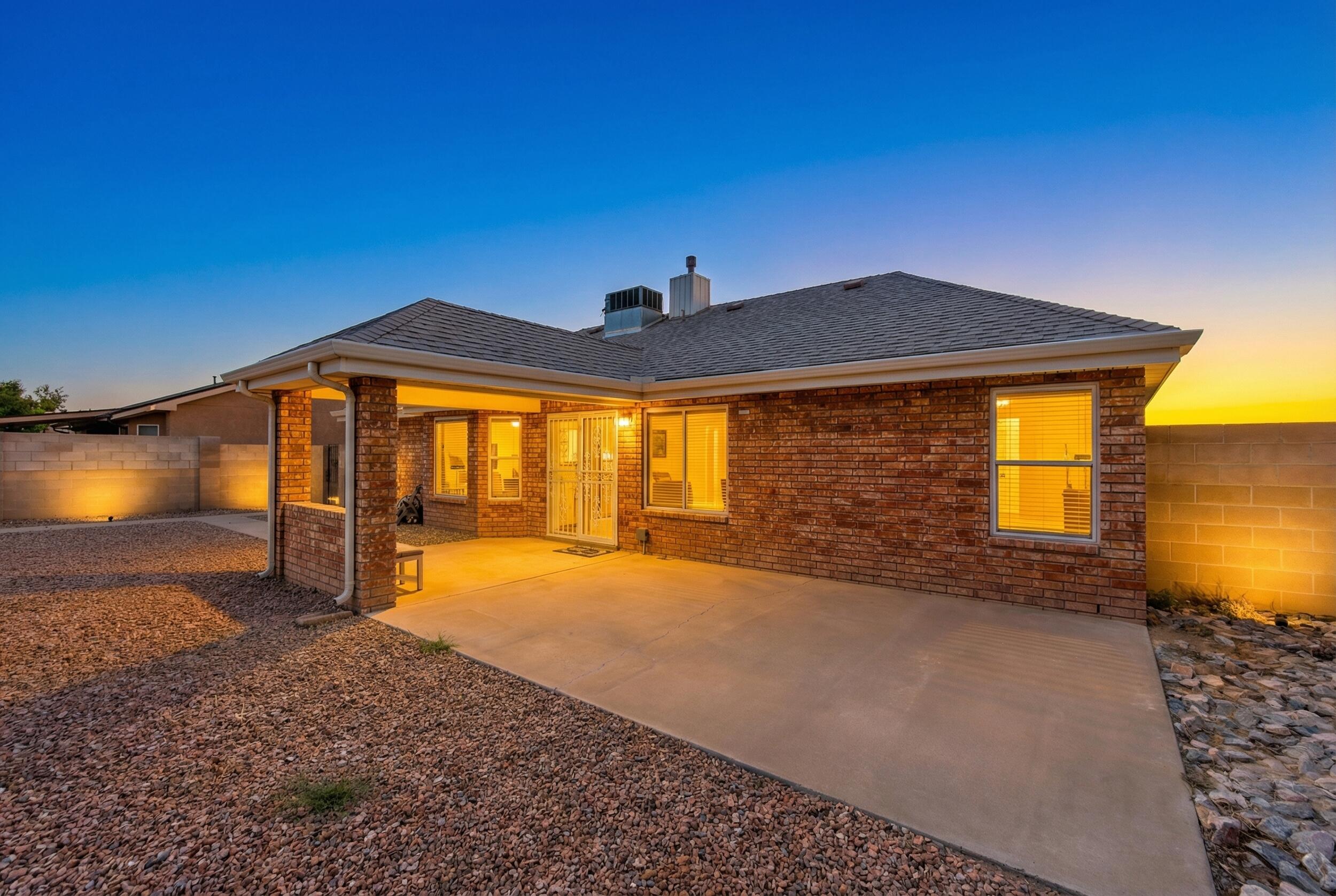 1666 LOS CERRITOS Road NW