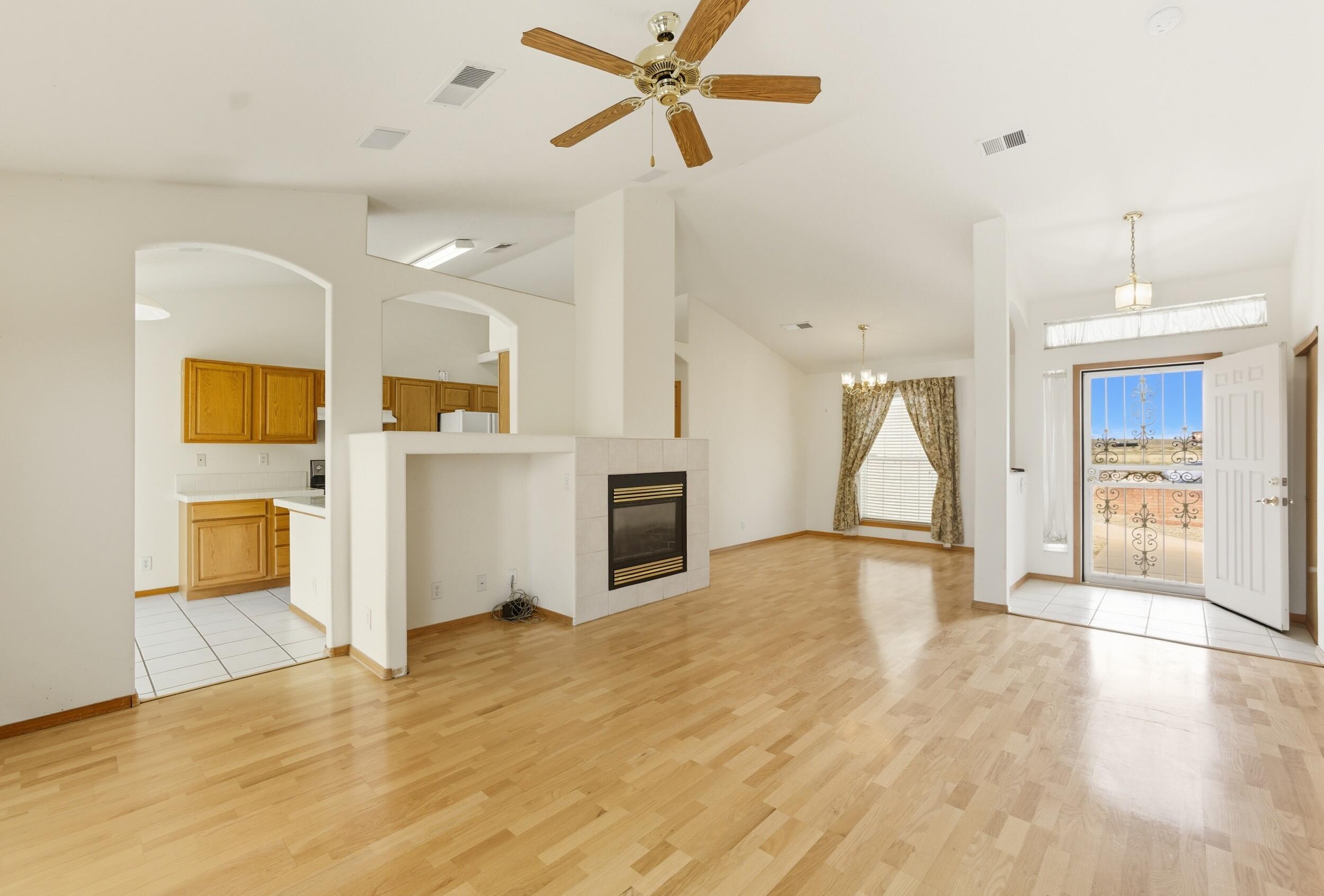 1666 LOS CERRITOS Road NW