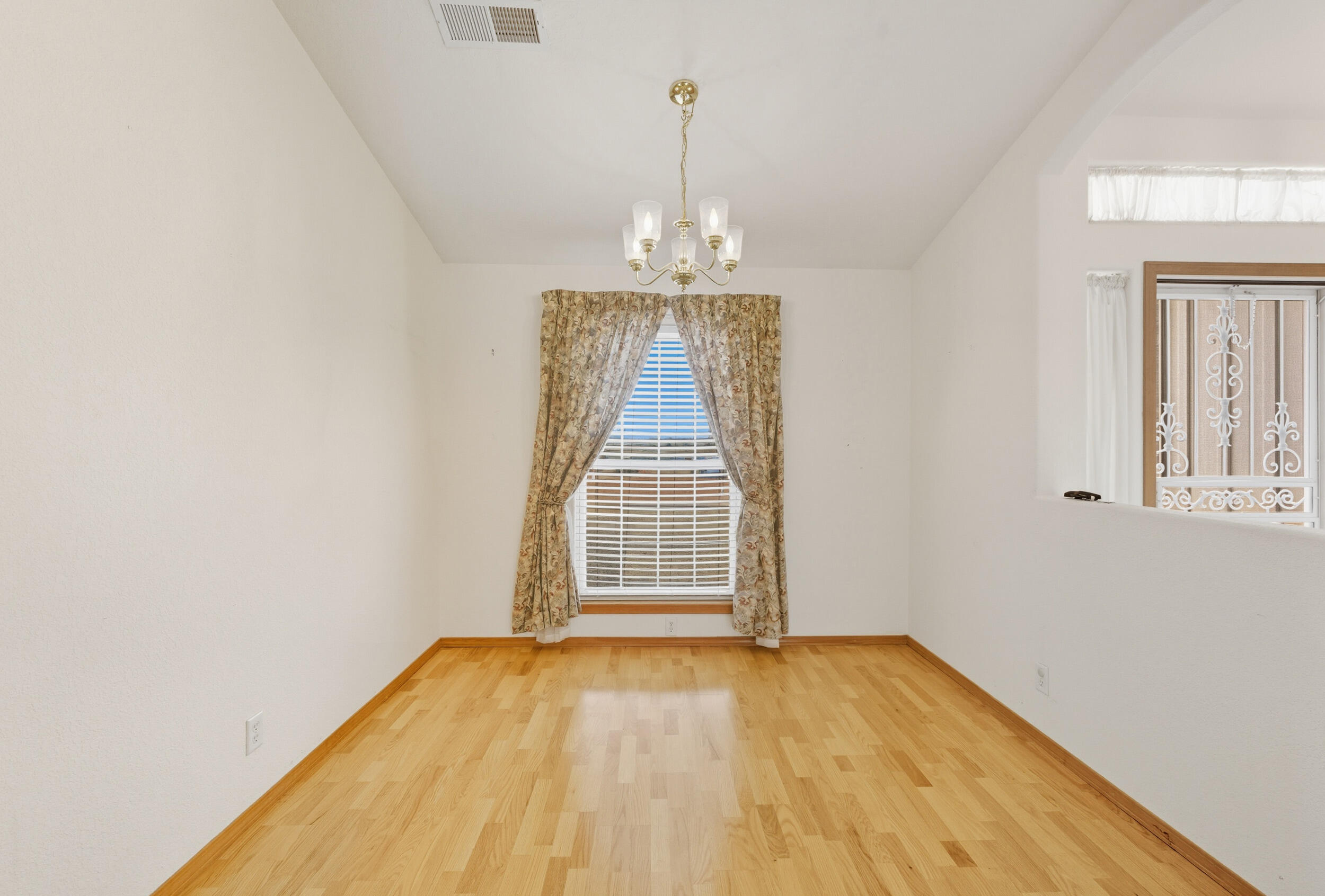 1666 LOS CERRITOS Road NW