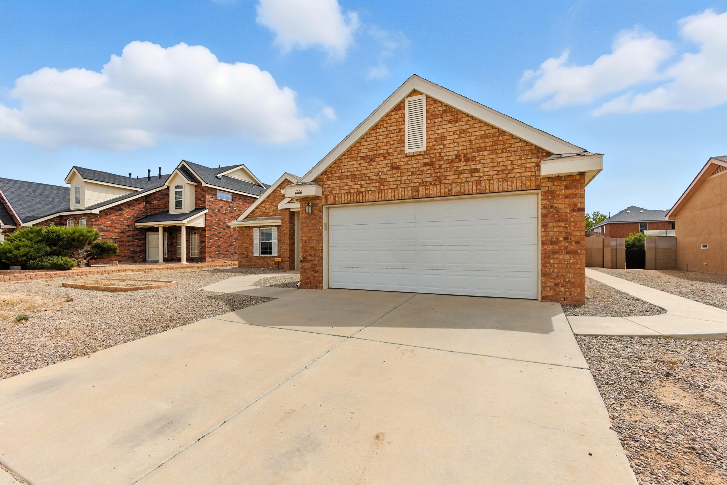 1666 LOS CERRITOS Road NW