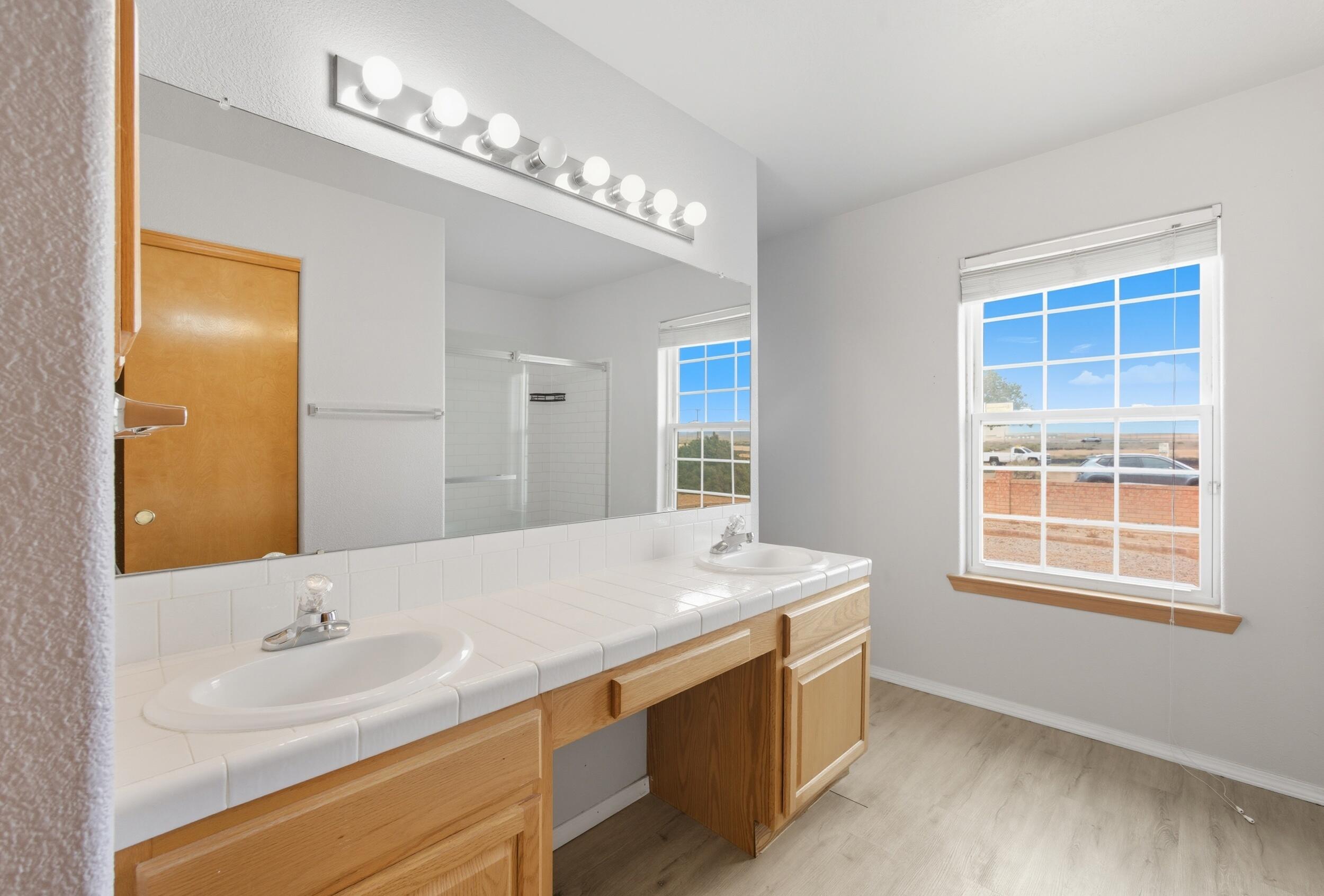 1666 LOS CERRITOS Road NW