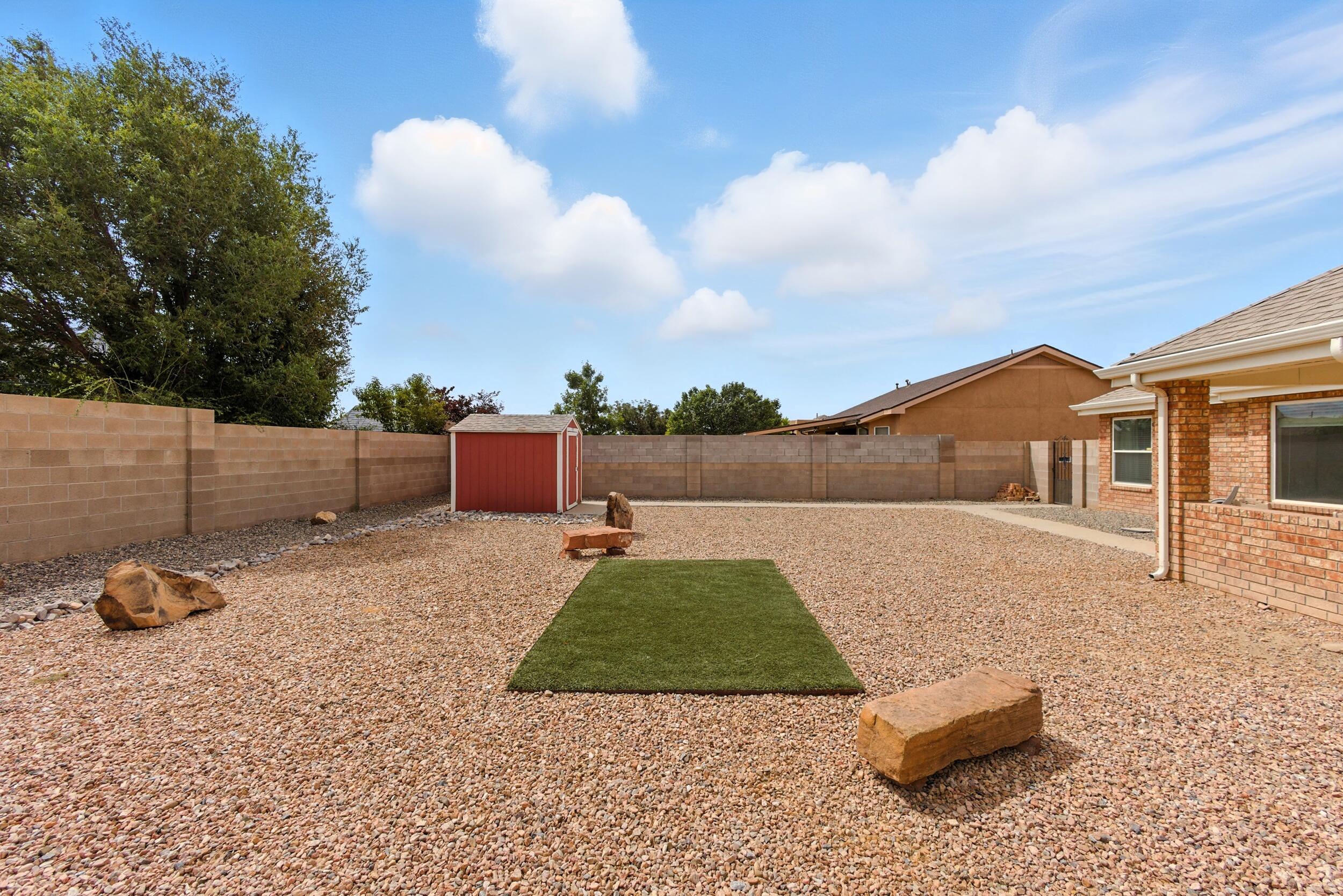 1666 LOS CERRITOS Road NW