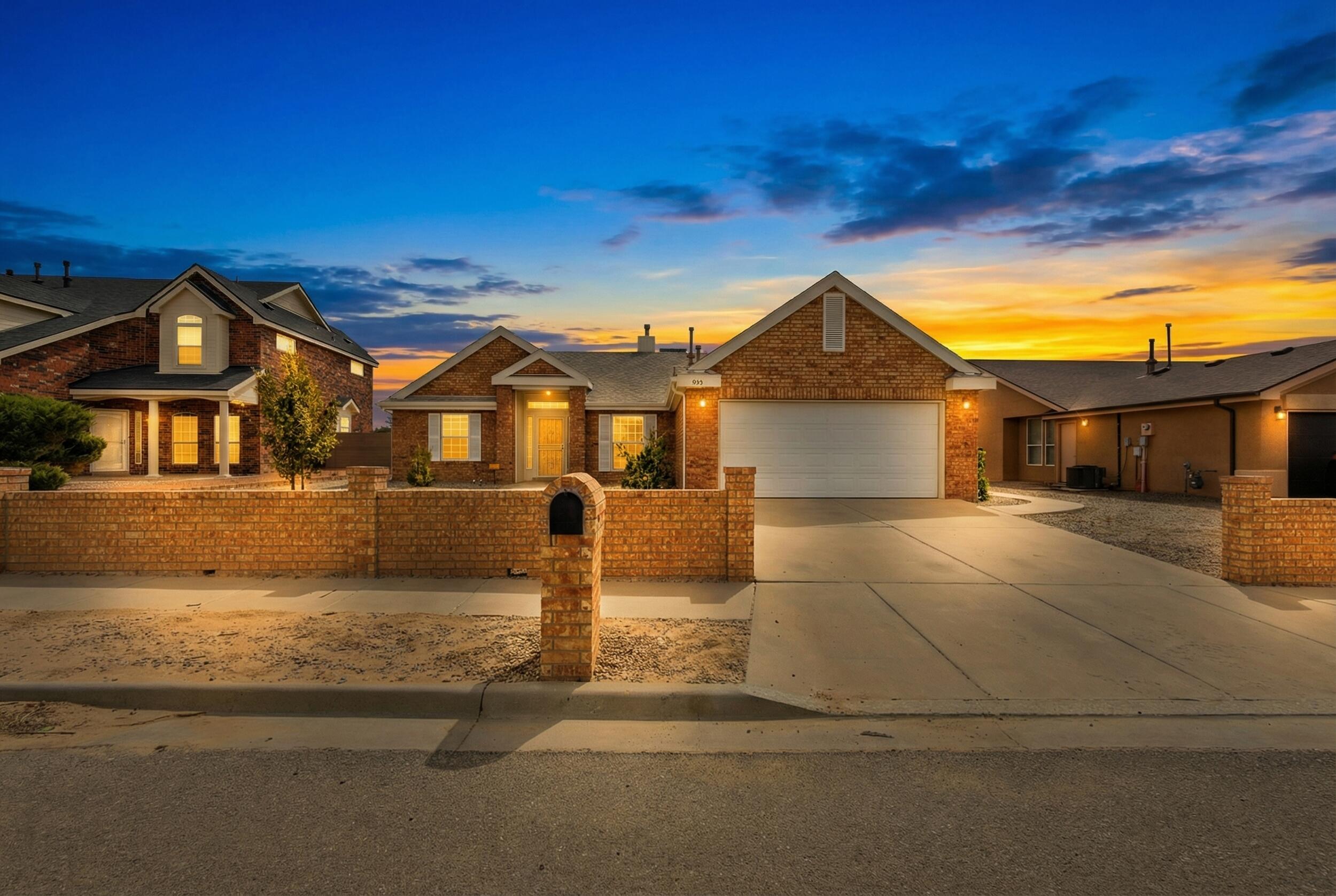 1666 LOS CERRITOS Road NW