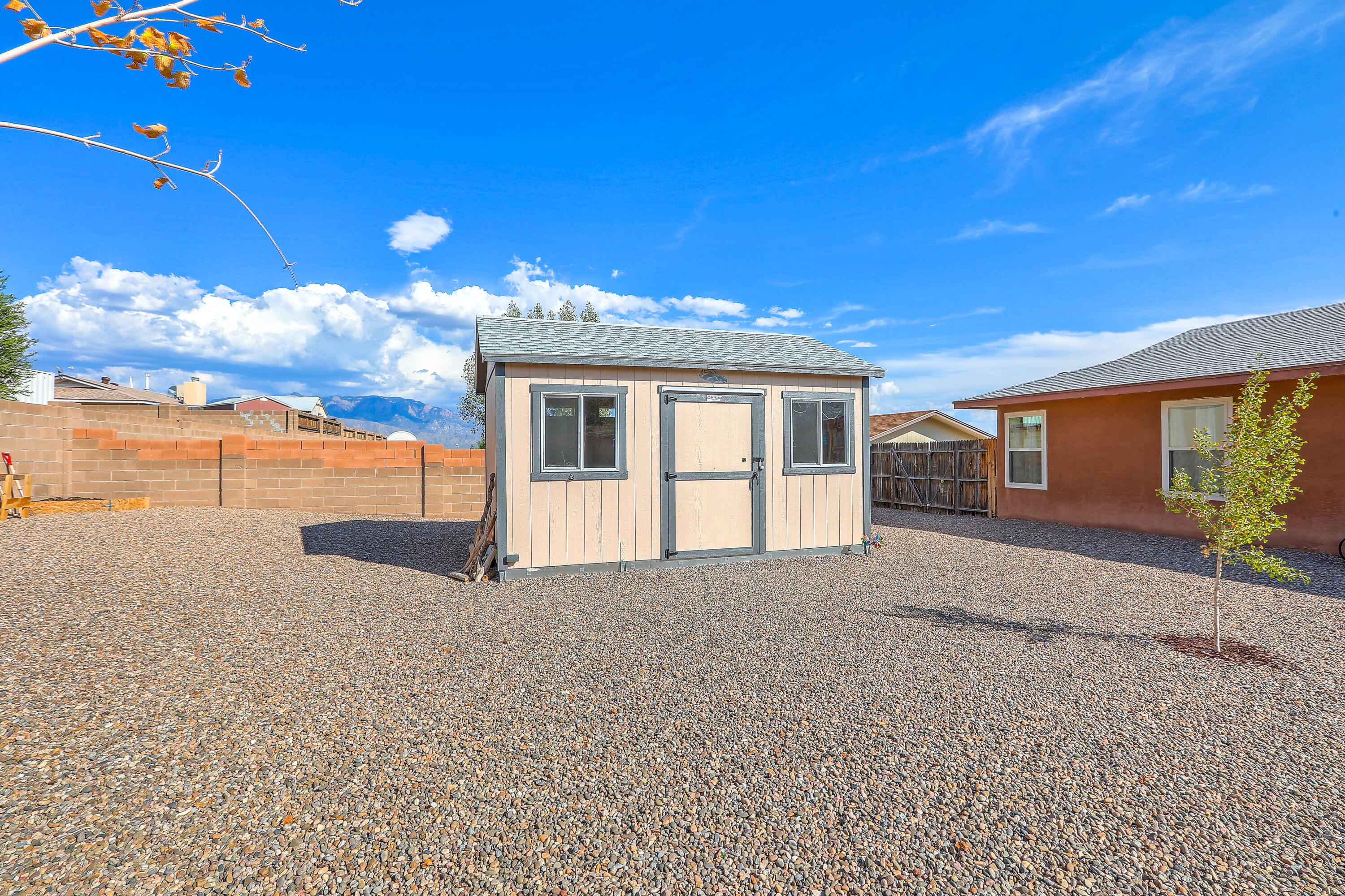 4405 PUMICE Drive NE