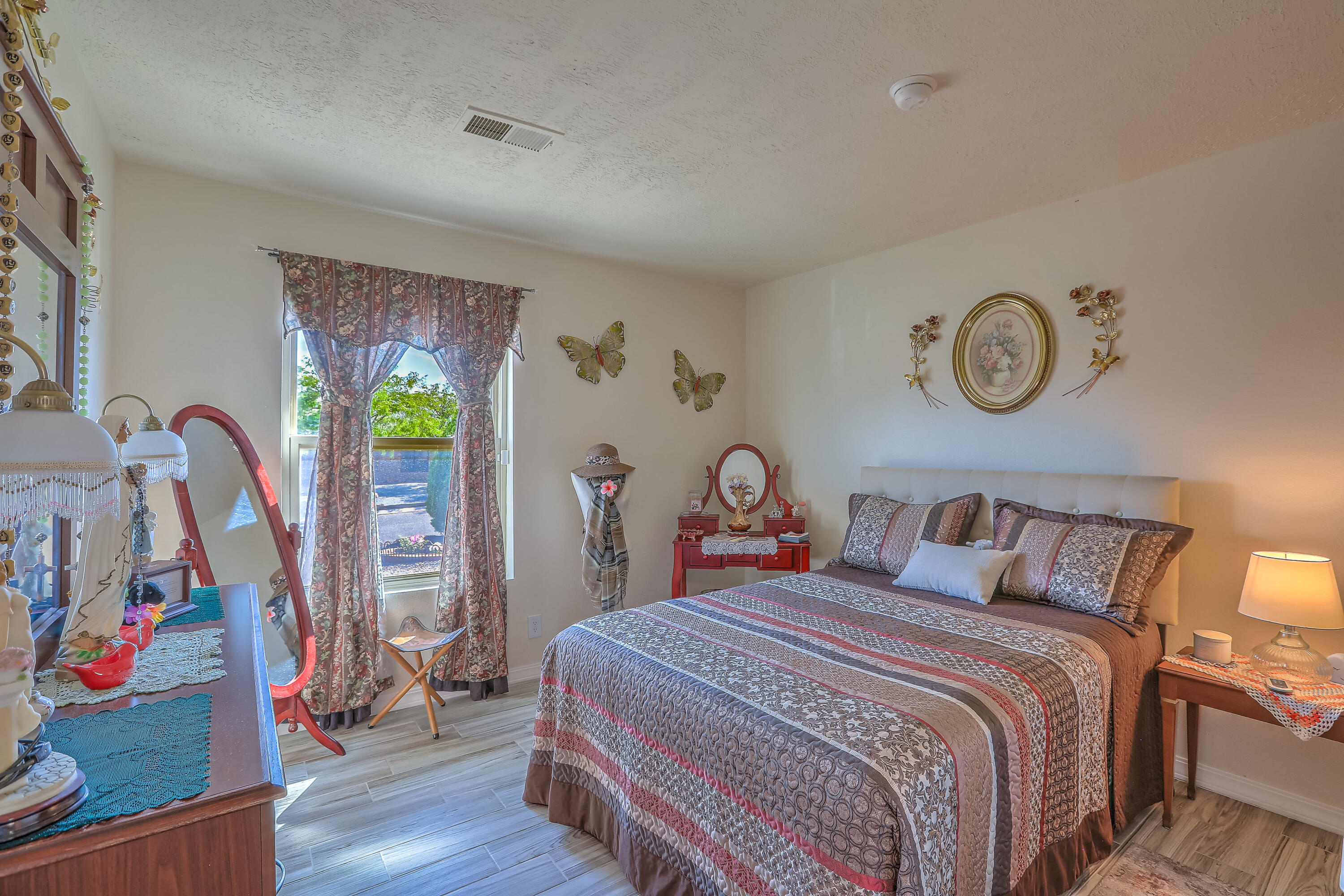 4405 PUMICE Drive NE