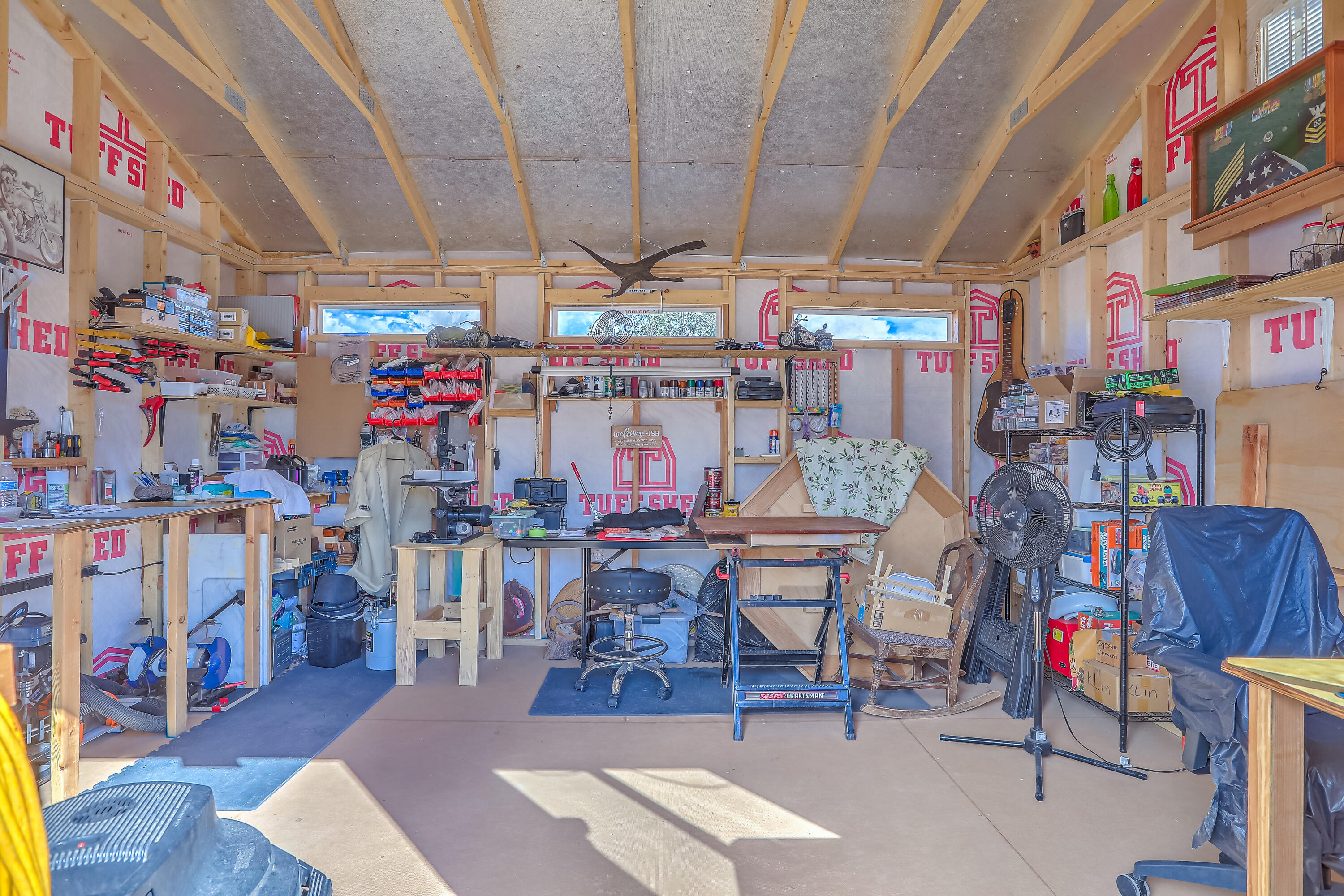 4405 PUMICE Drive NE