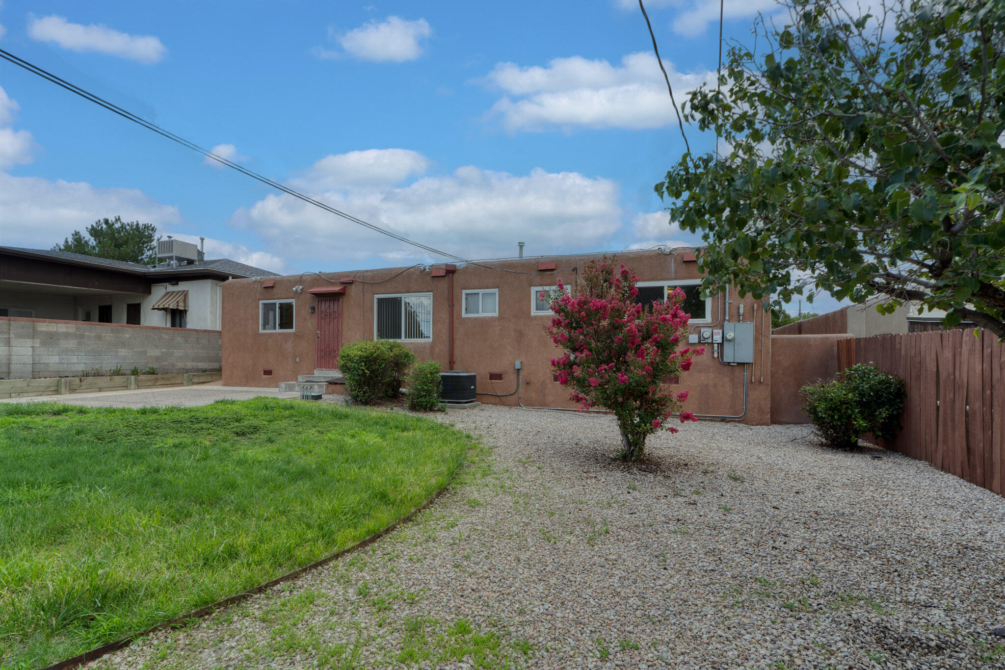 1416 QUINCY Street NE