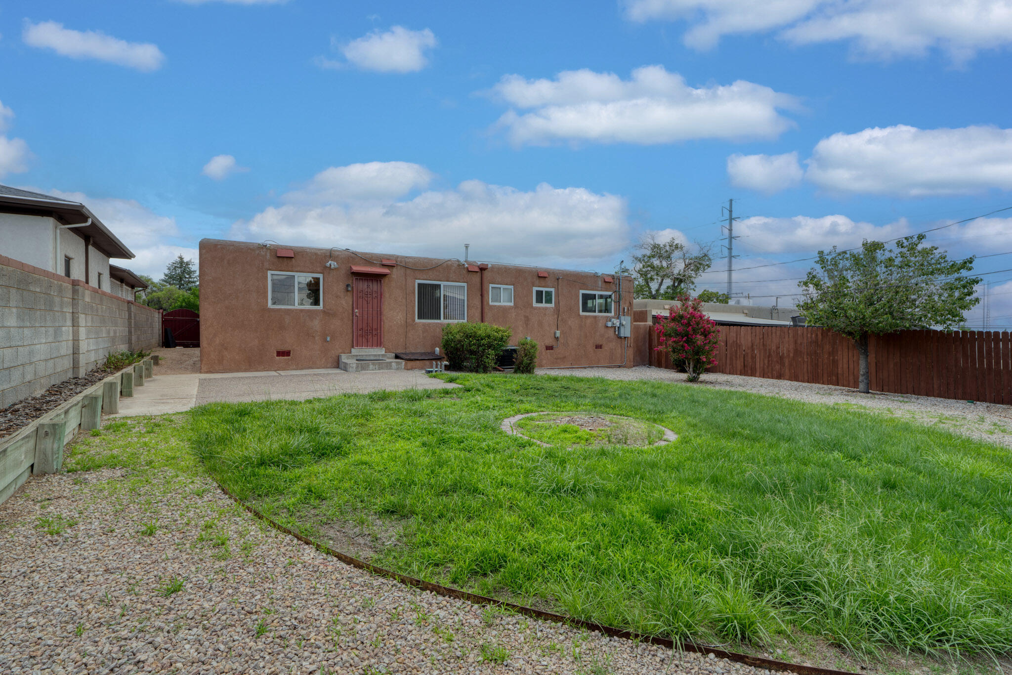 1416 QUINCY Street NE