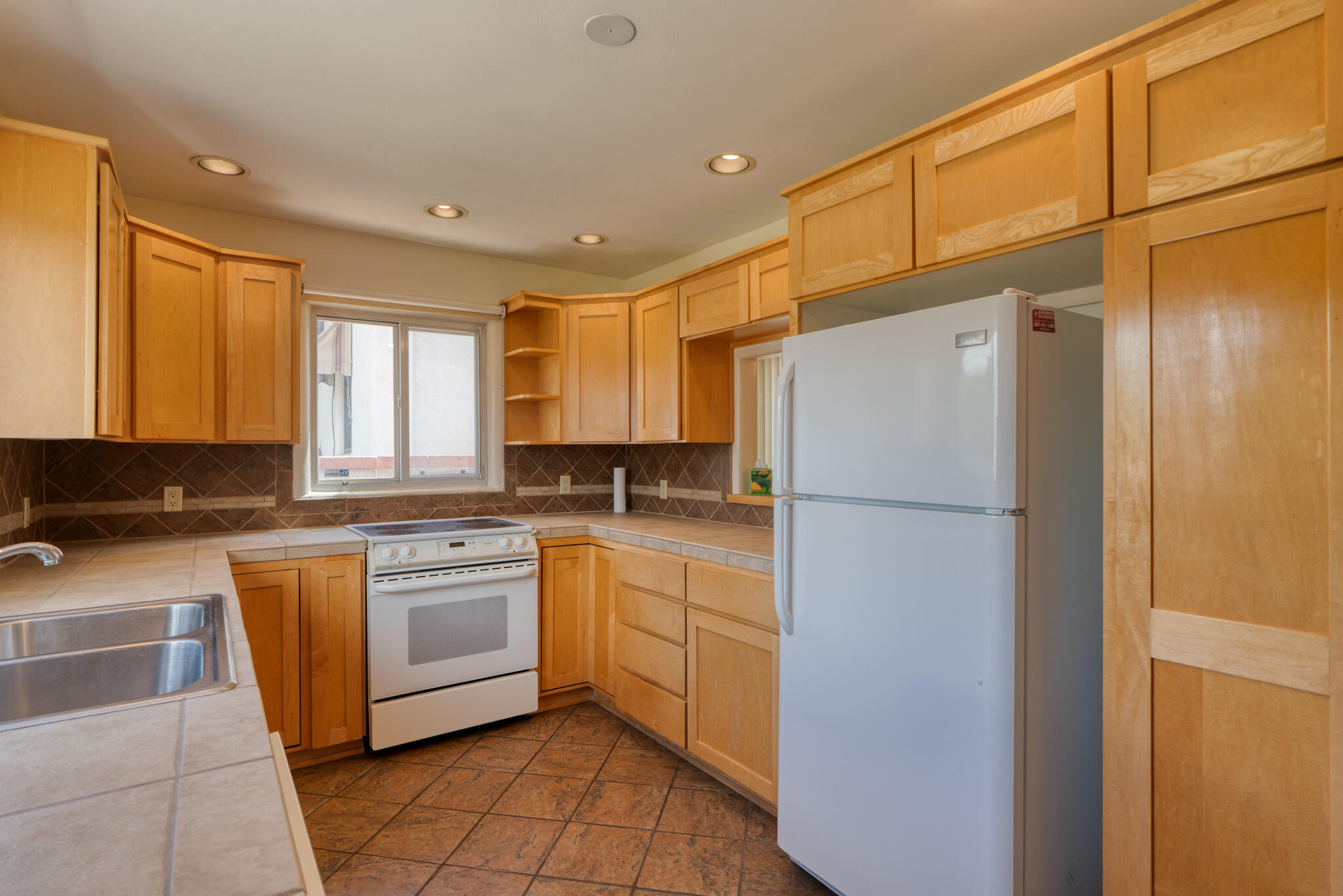 1416 QUINCY Street NE