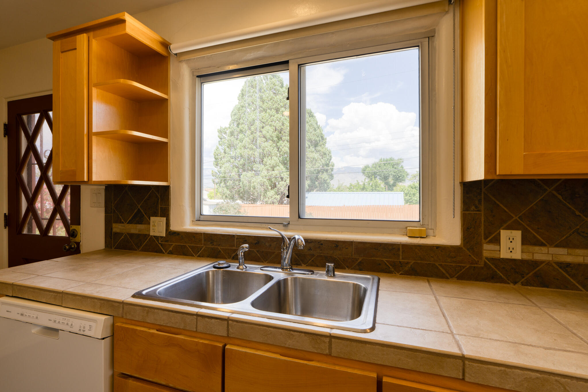 1416 QUINCY Street NE