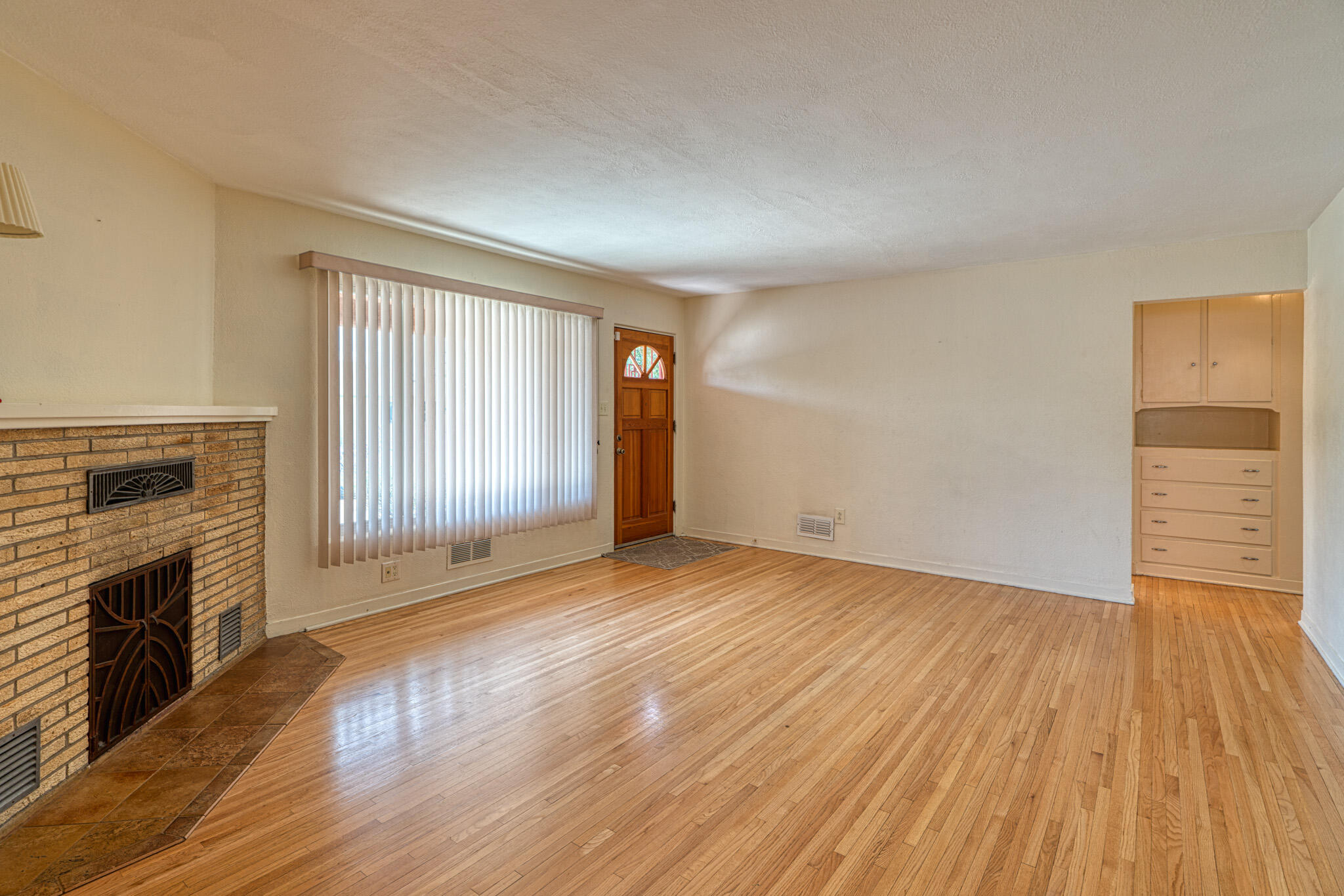 1416 QUINCY Street NE