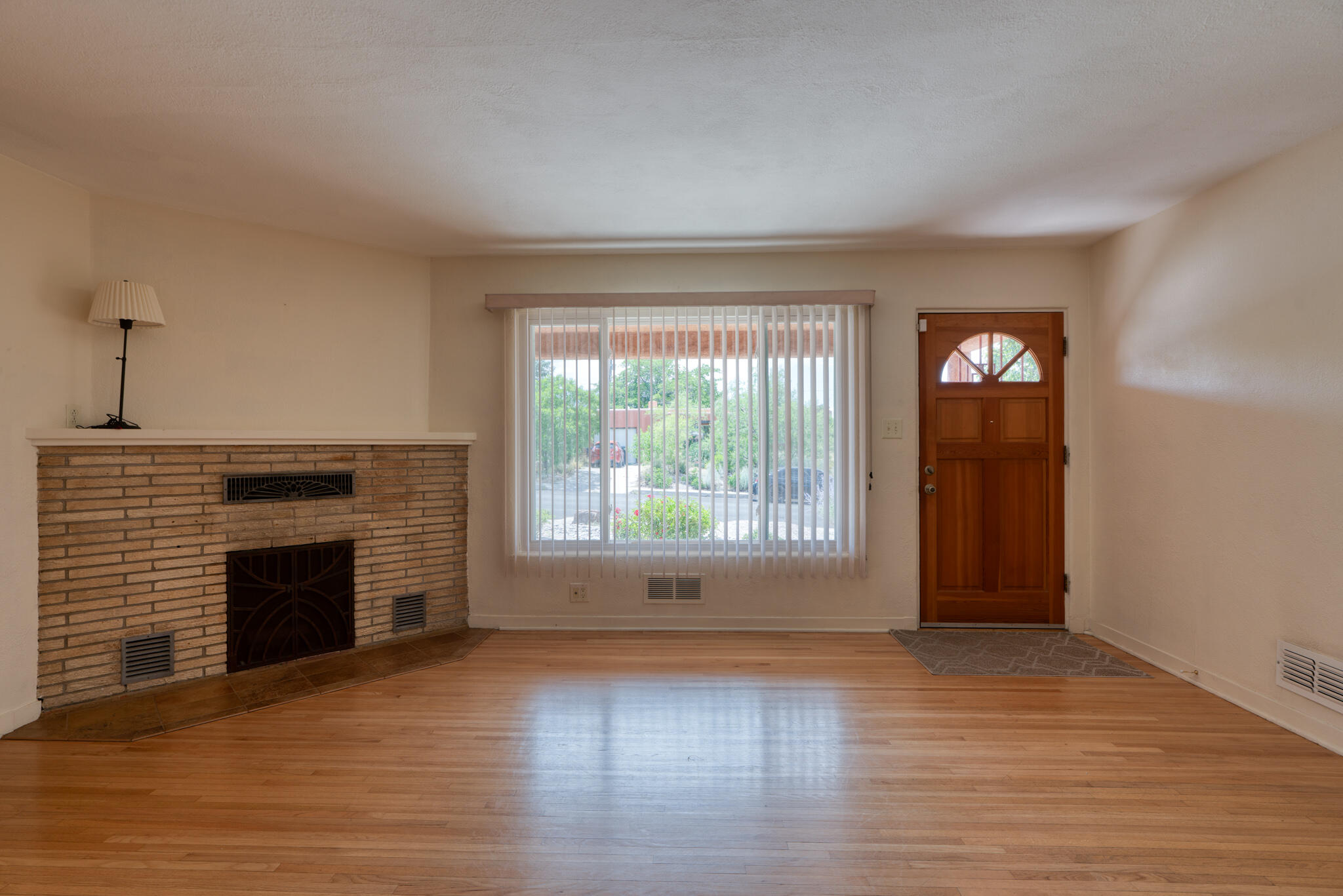 1416 QUINCY Street NE