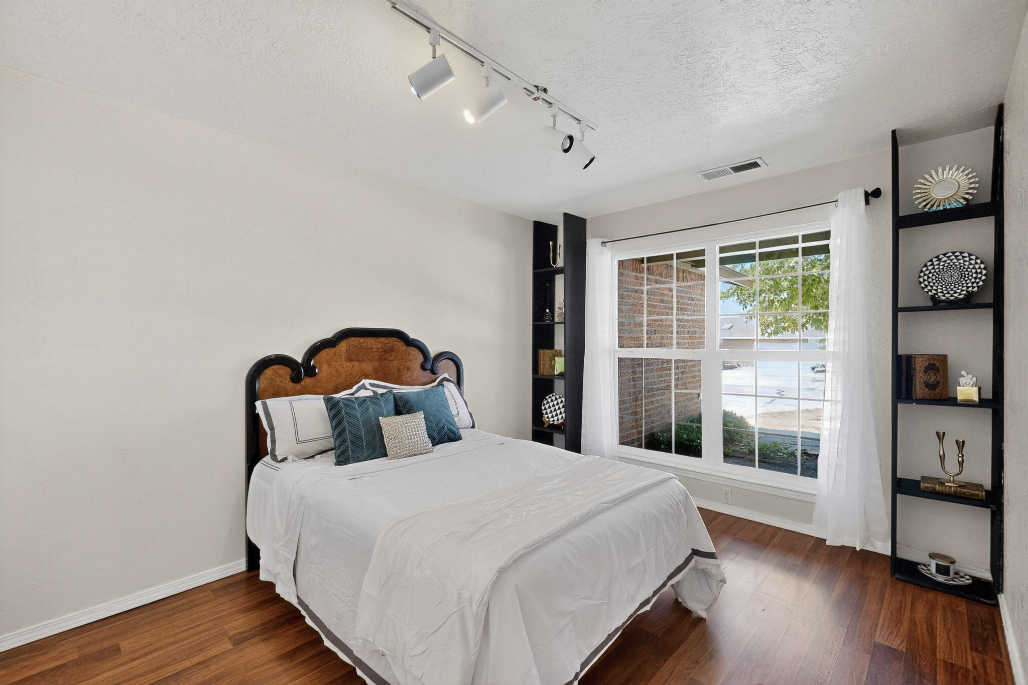 6116 DUNGAN Street NE