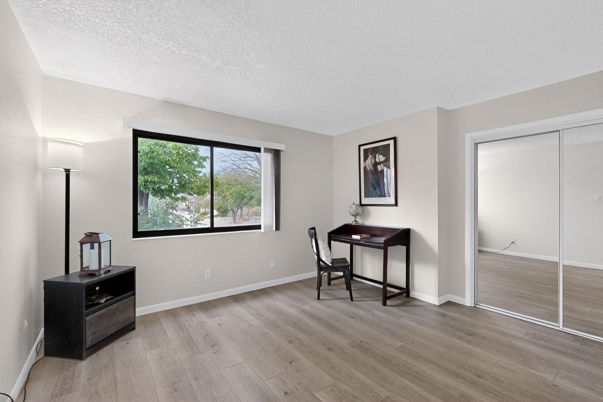 1305 Boulevard SE C
