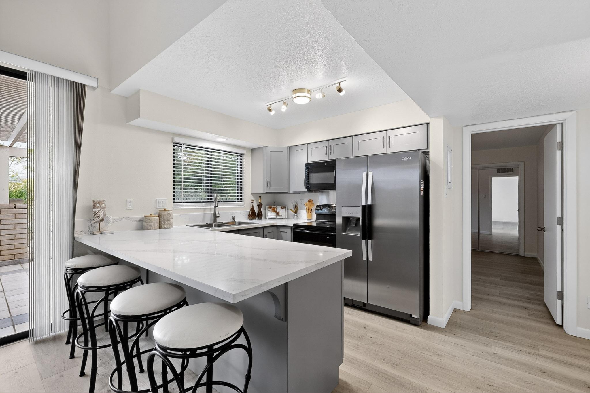 1305 Boulevard SE C
