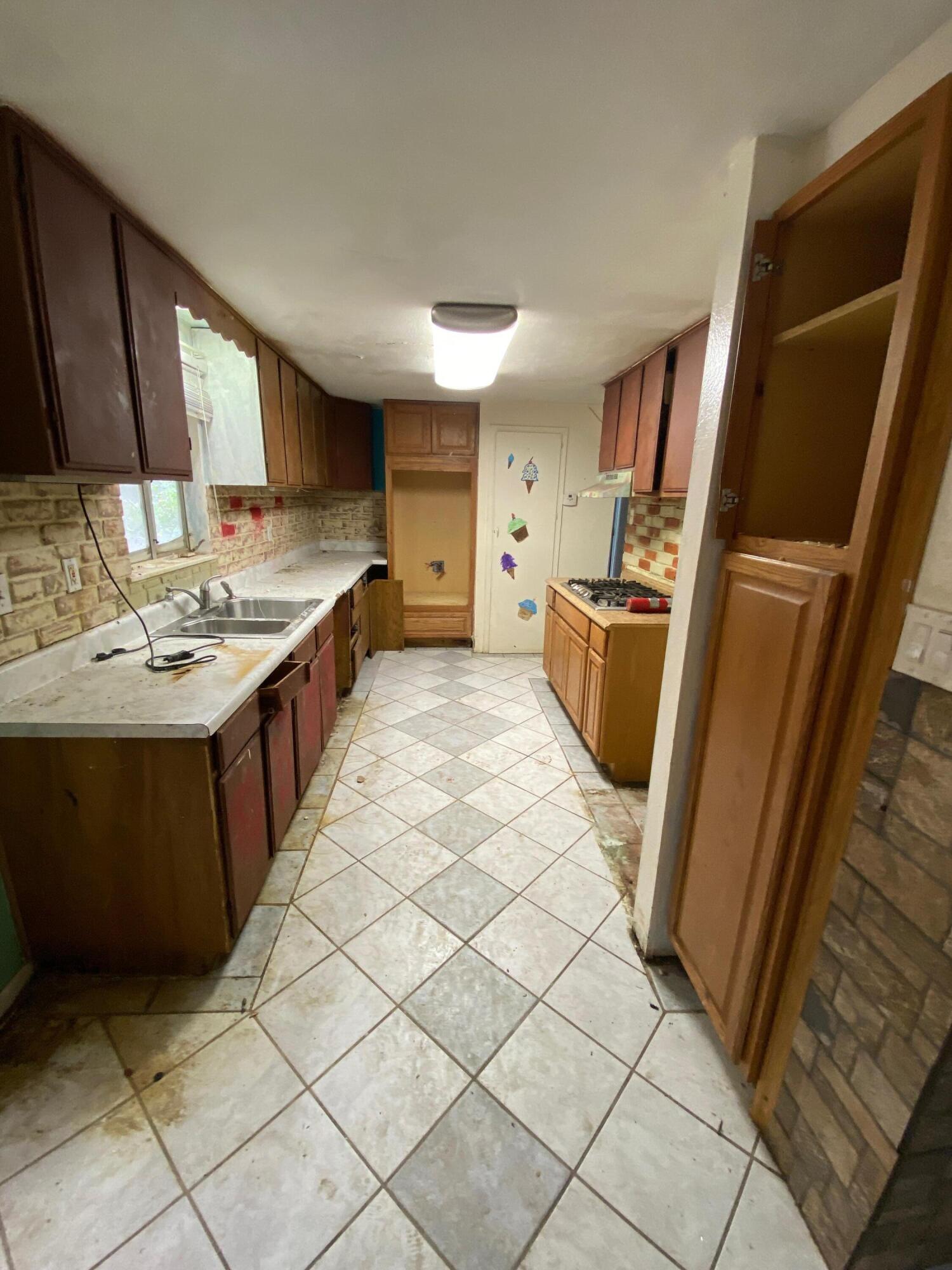 10429 SAN JACINTO Avenue NE