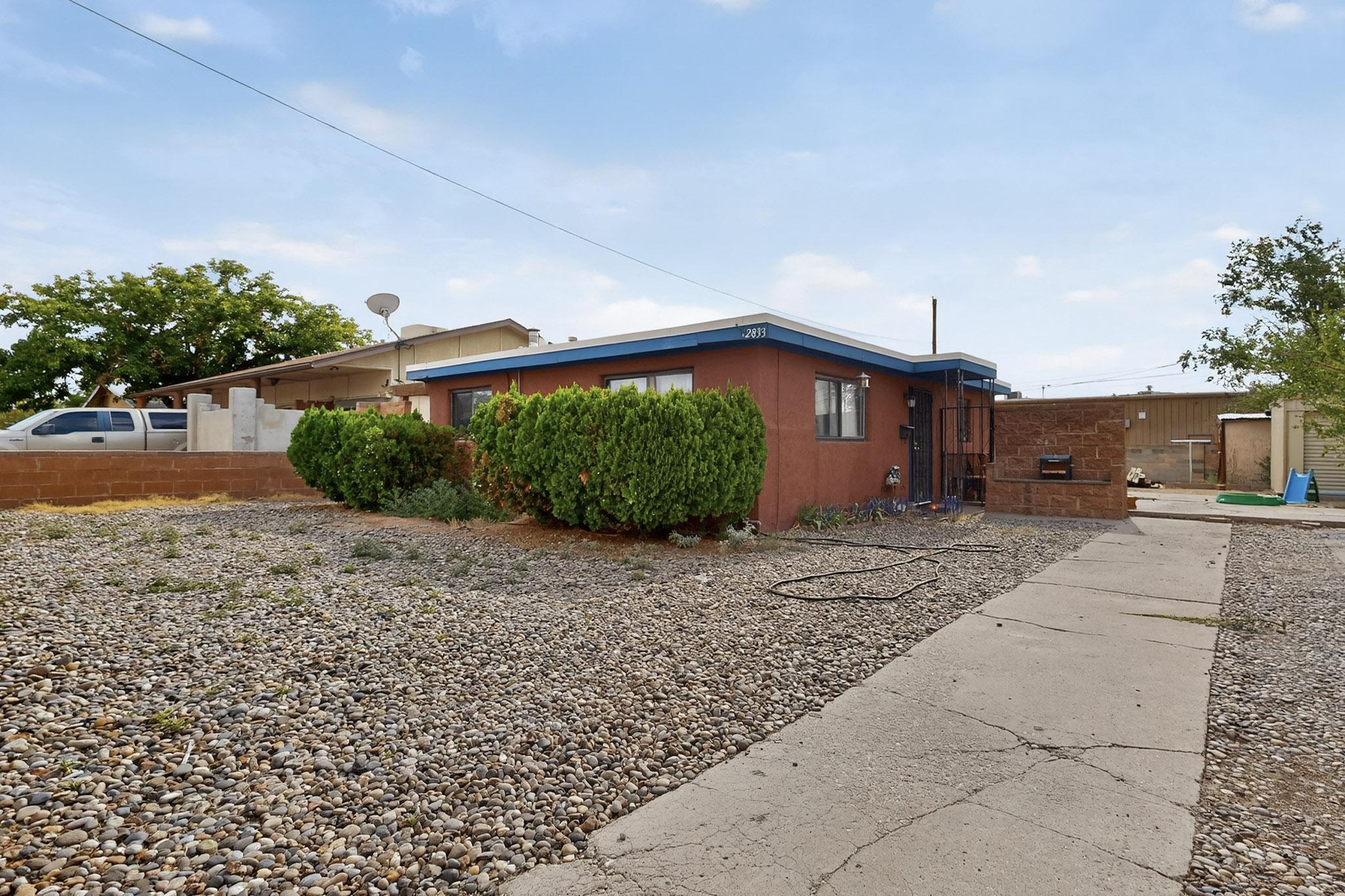 2833 HERMOSA Drive NE