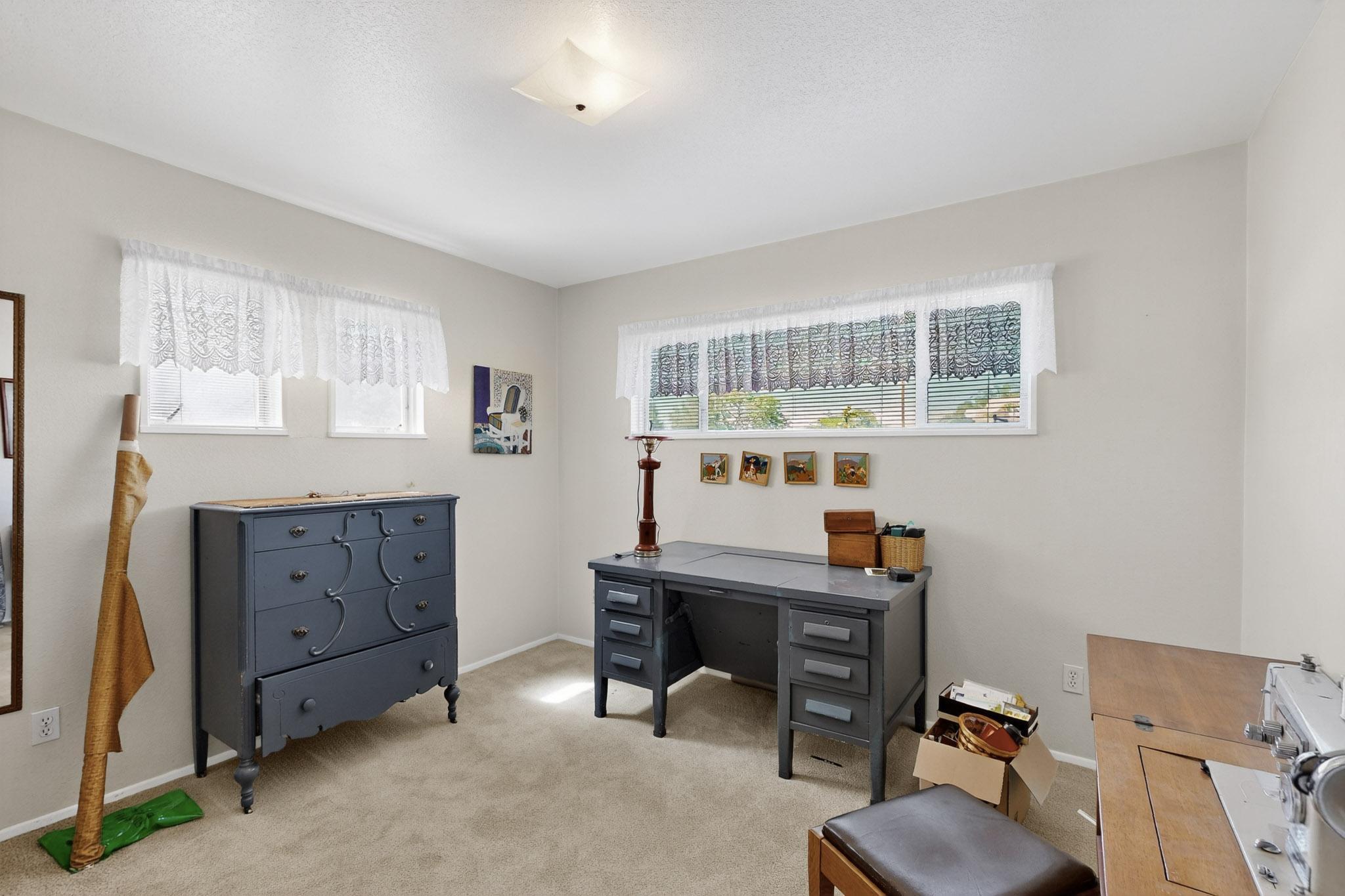 4805 HILTON Avenue NE