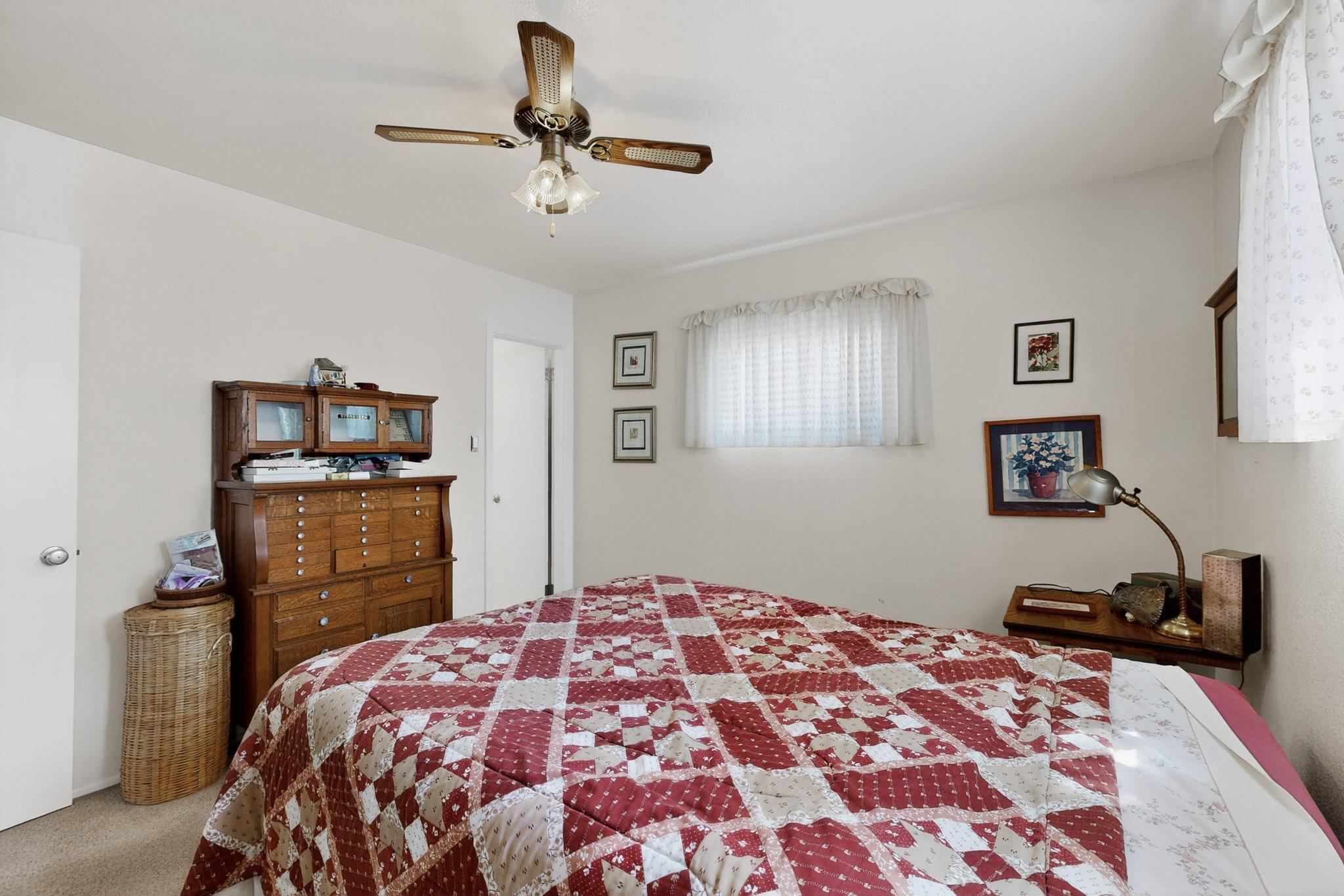 4805 HILTON Avenue NE