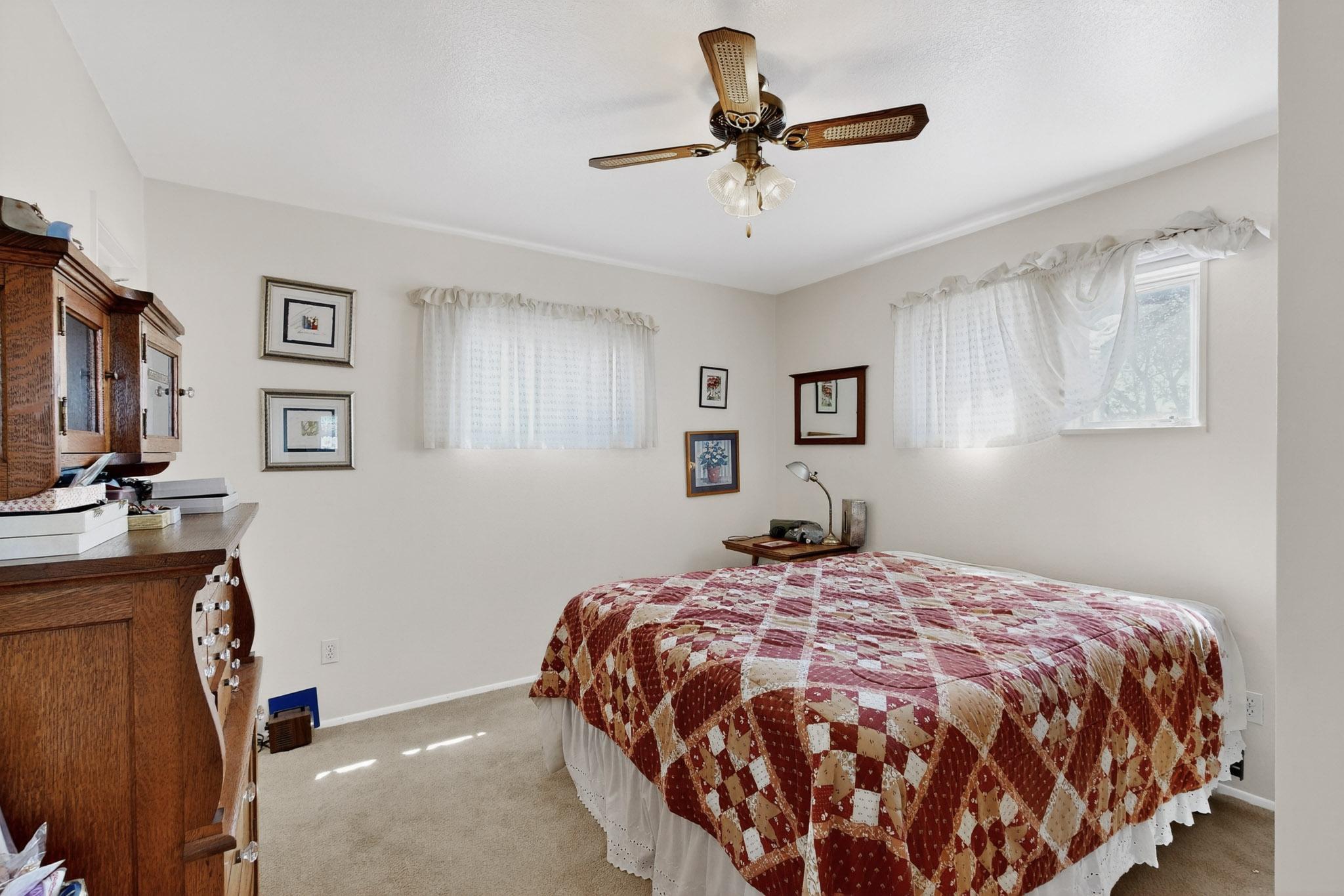 4805 HILTON Avenue NE