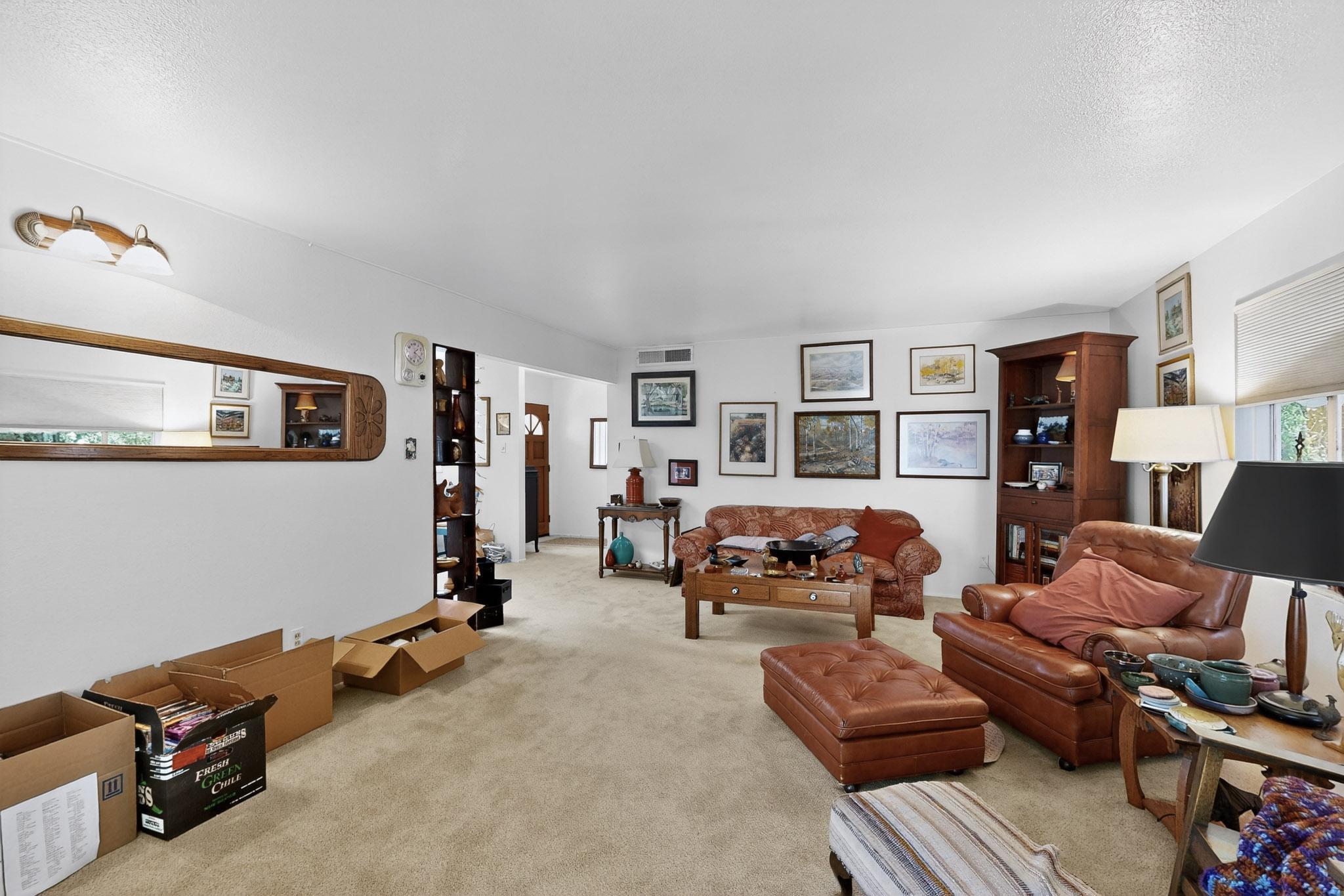 4805 HILTON Avenue NE