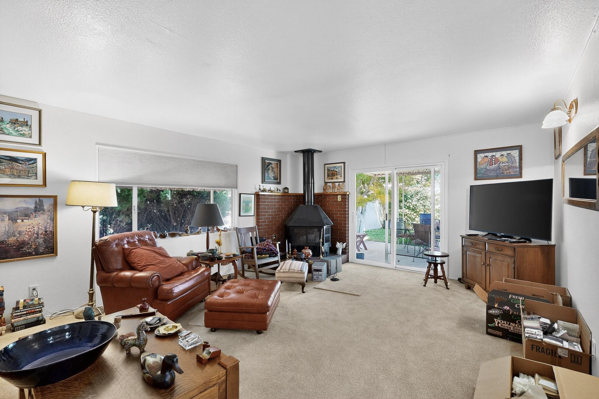 4805 HILTON Avenue NE