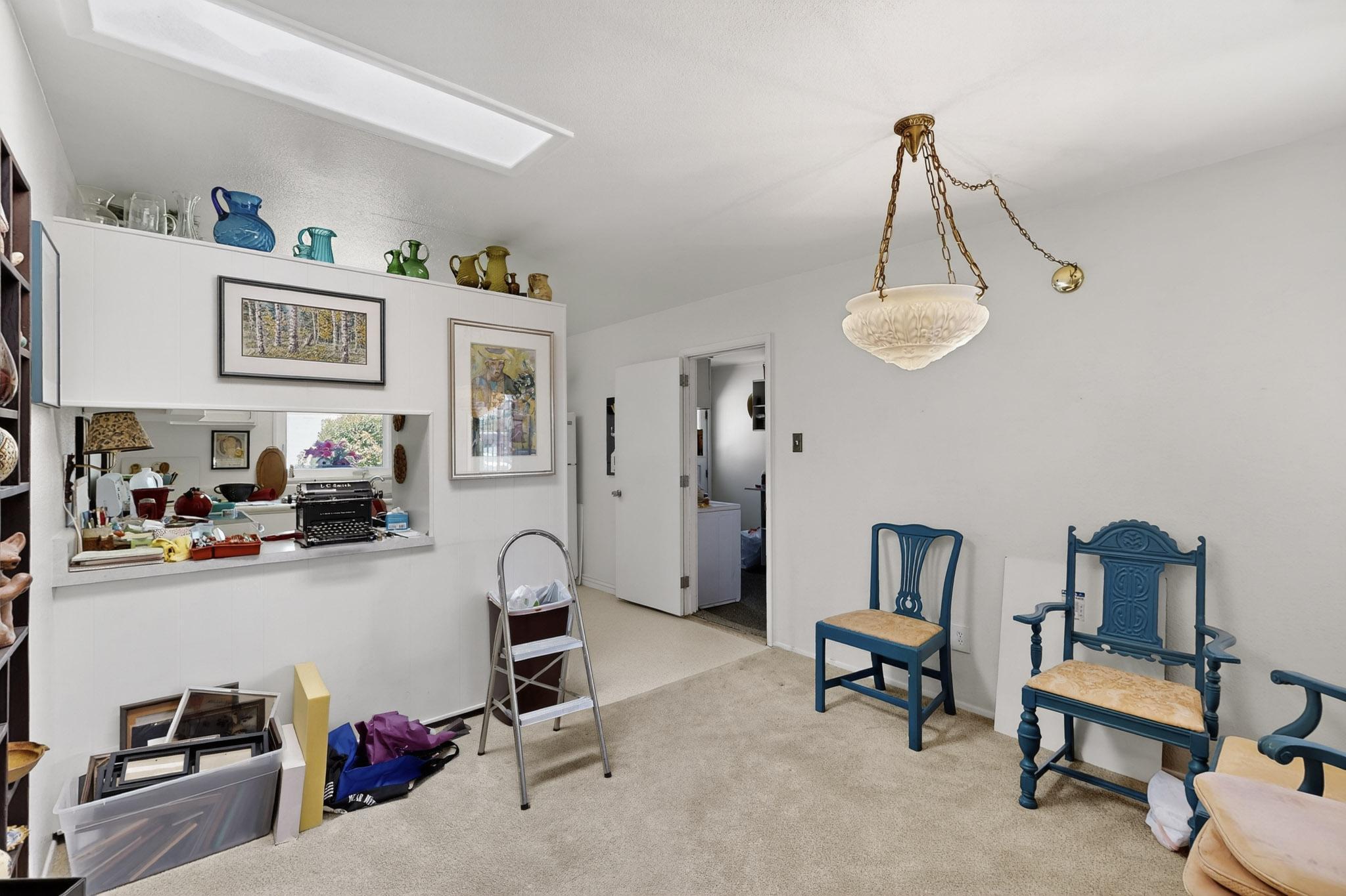 4805 HILTON Avenue NE