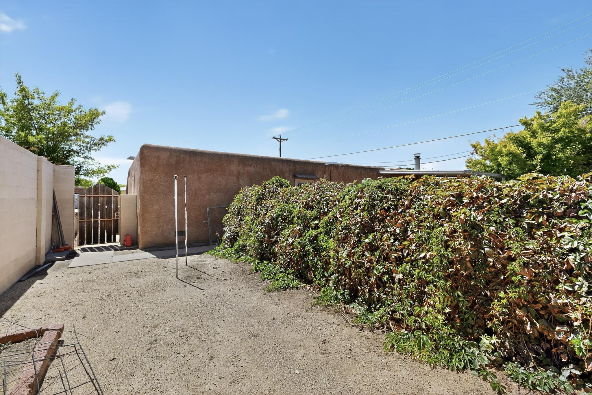 4805 HILTON Avenue NE