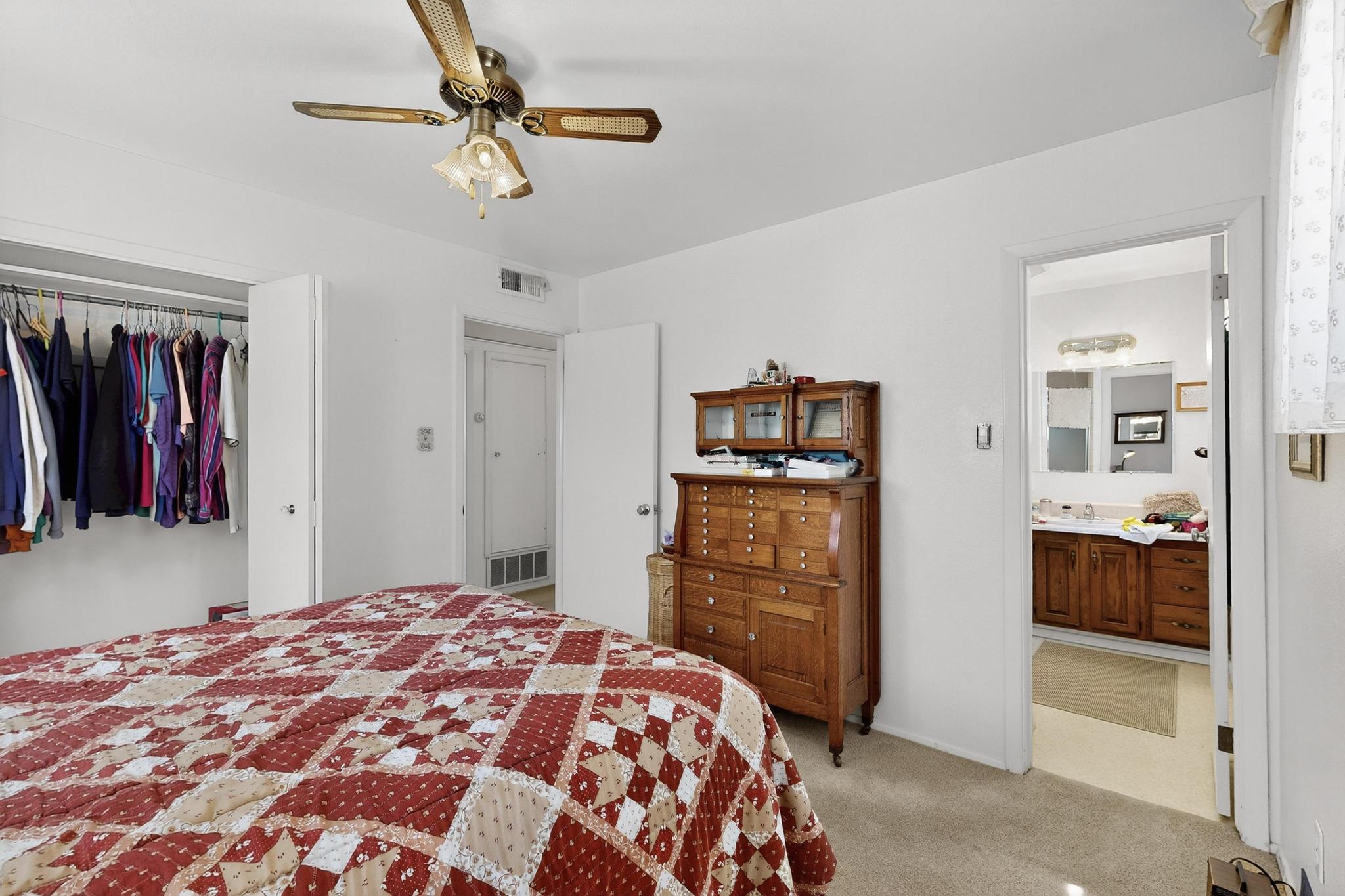 4805 HILTON Avenue NE