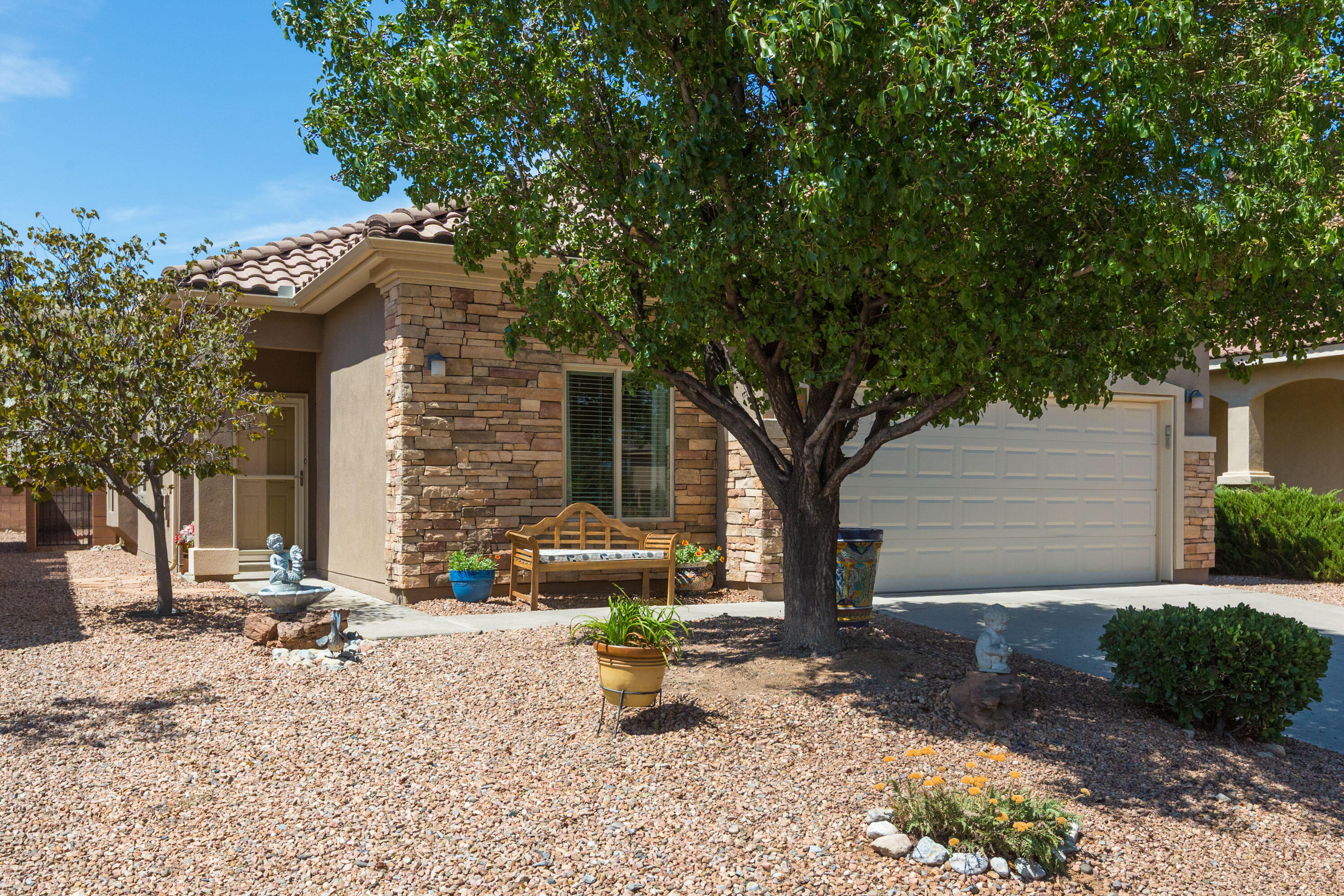 1011 DESERT WILLOW Court