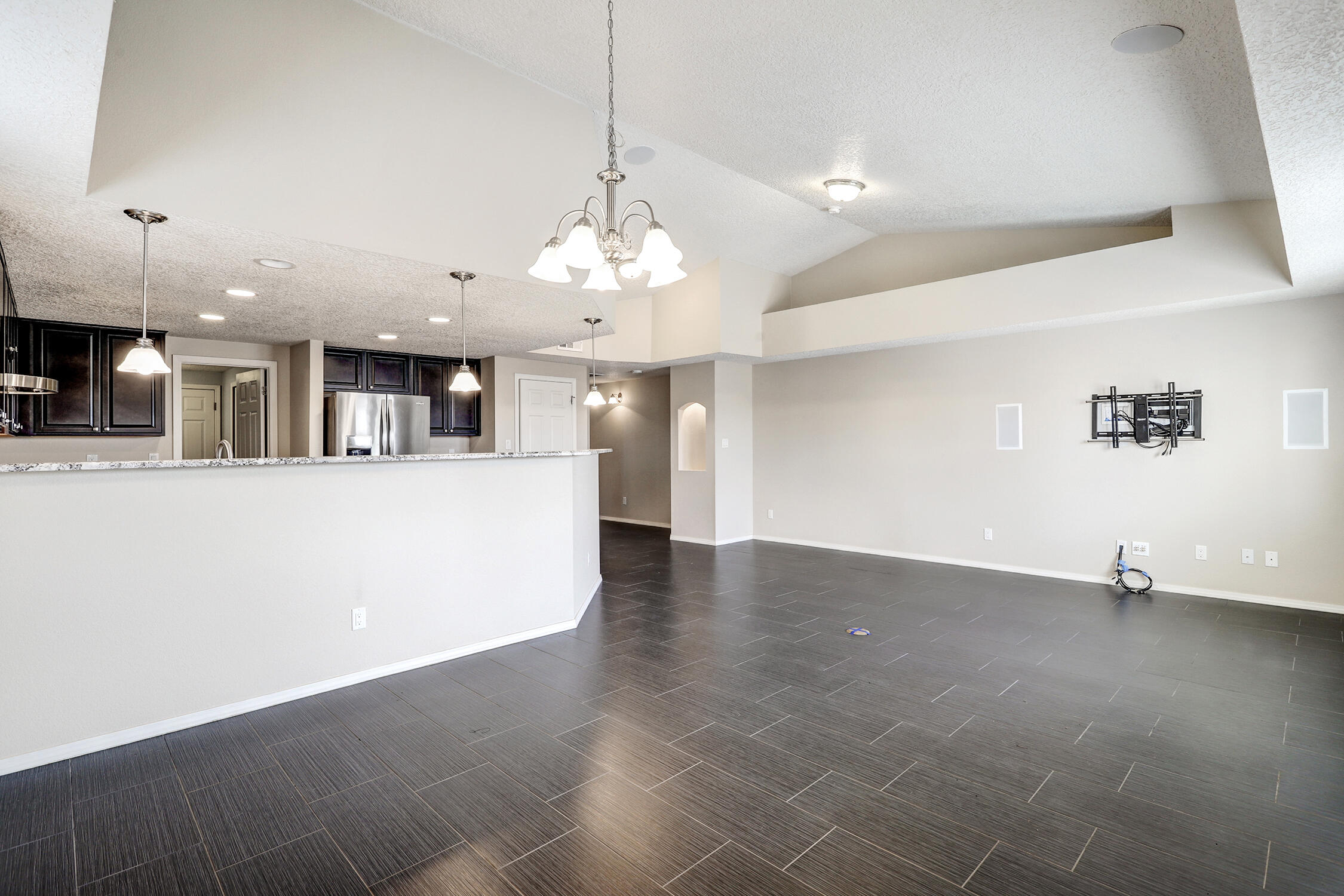 6400 RIMERA Avenue NW